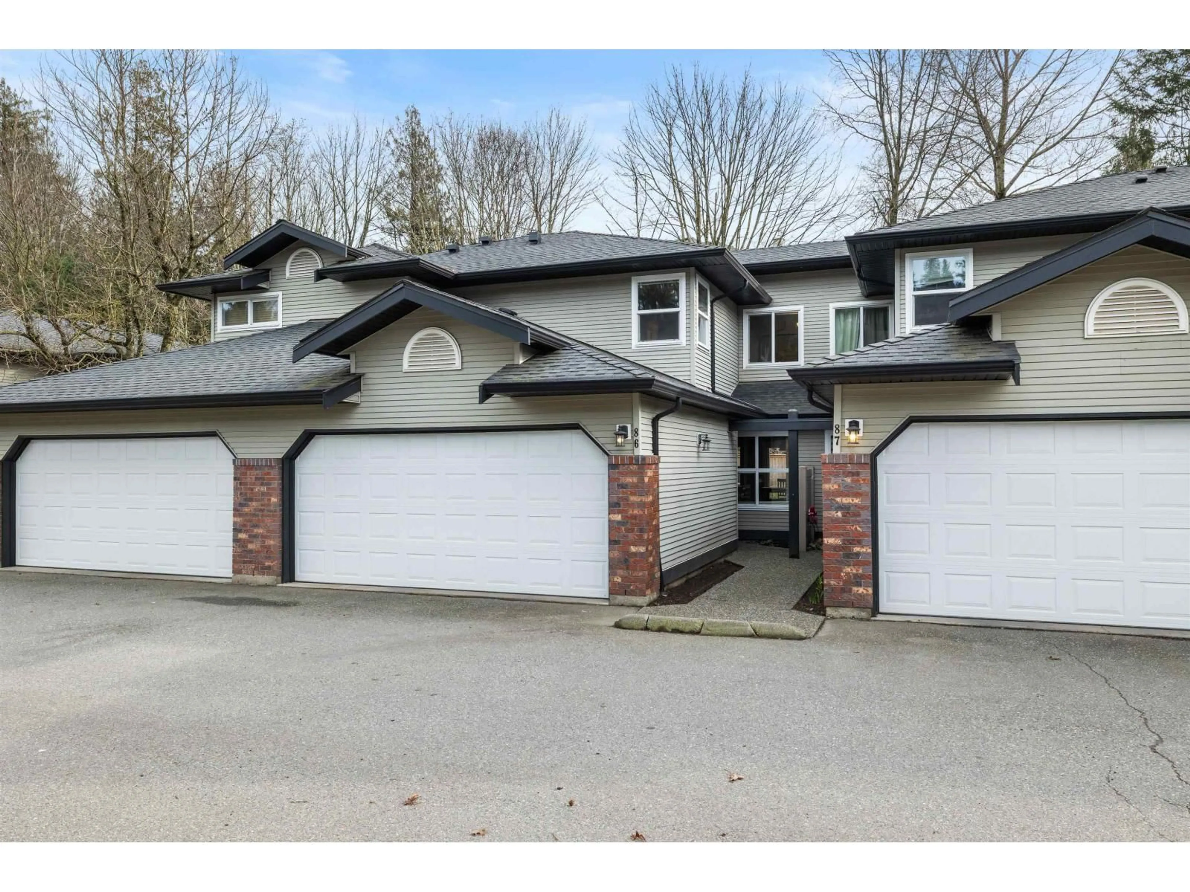Indoor garage for 86 - 36060 OLD YALE ROAD, Abbotsford British Columbia V3G2E9