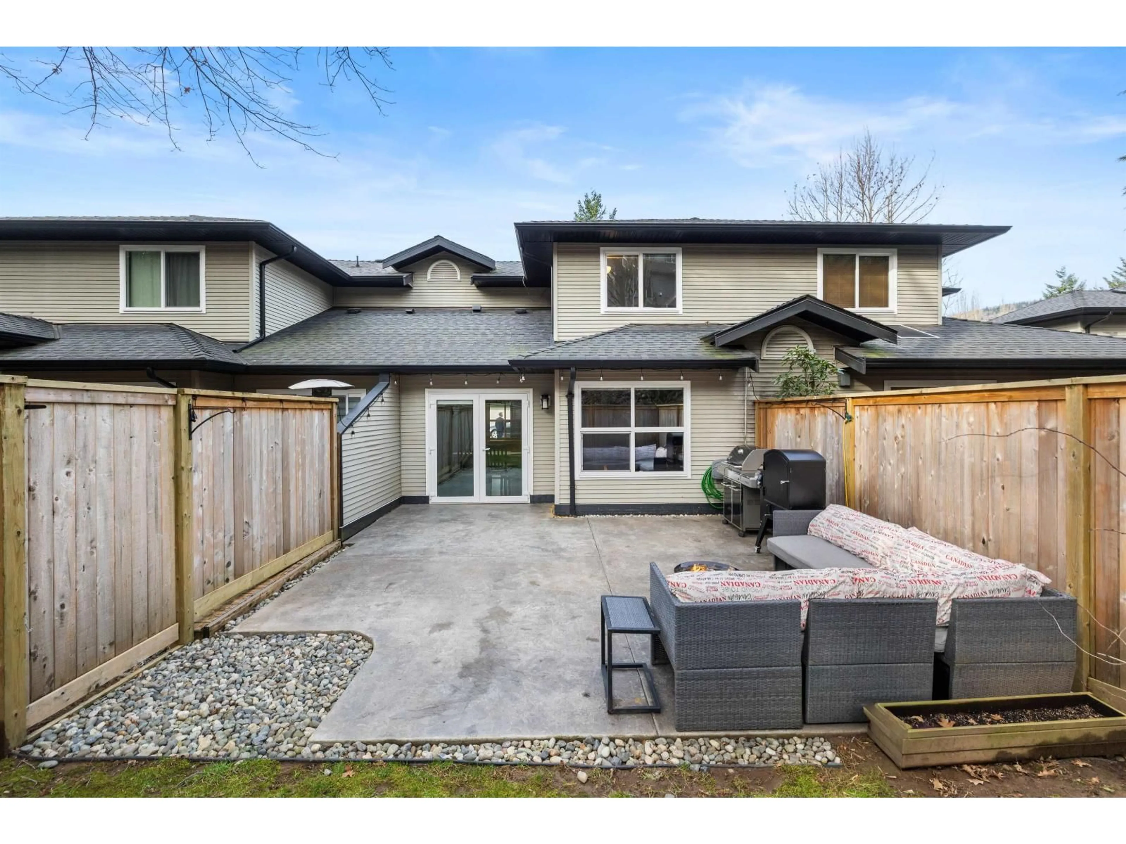 Patio, street for 86 - 36060 OLD YALE ROAD, Abbotsford British Columbia V3G2E9