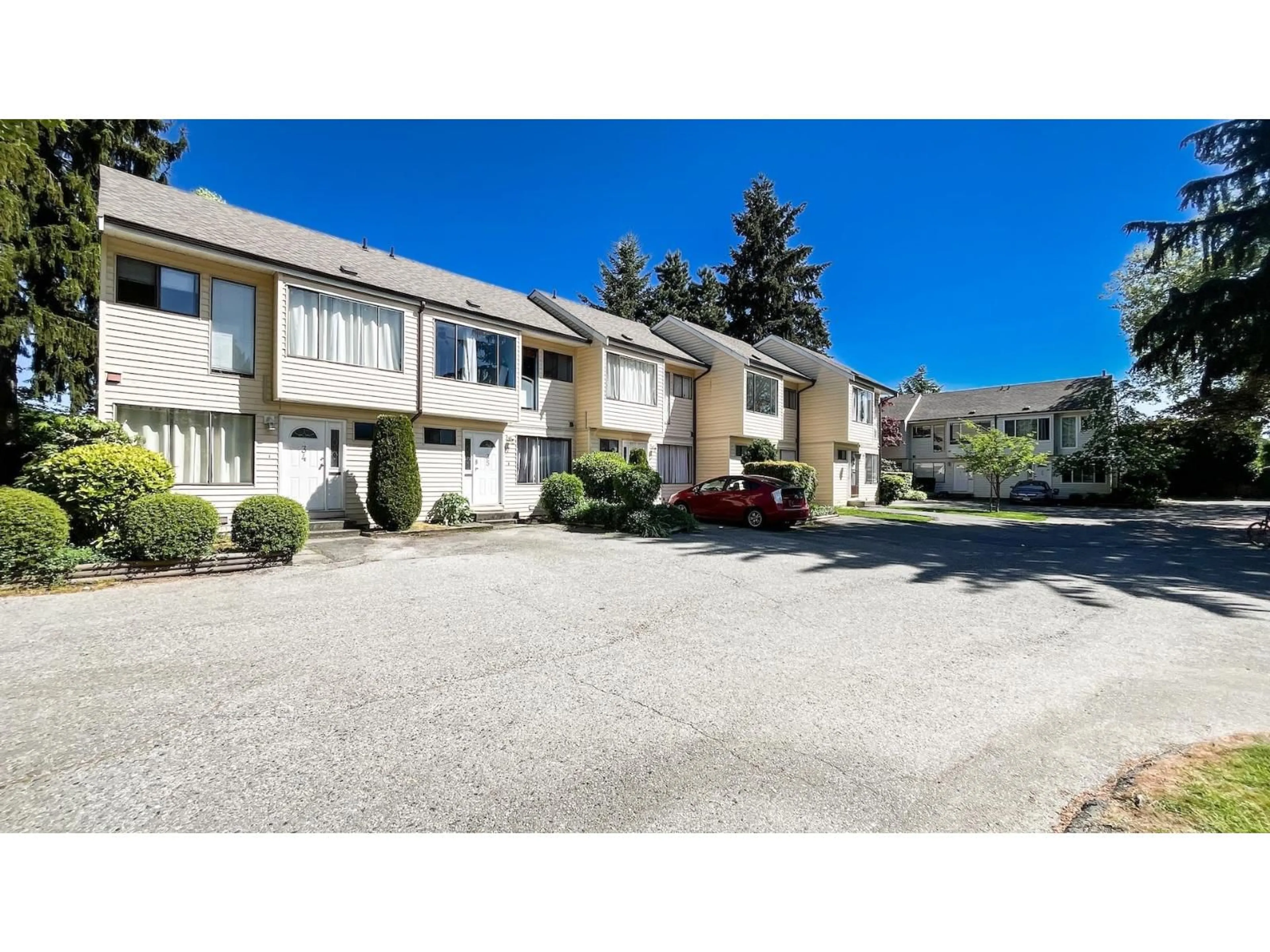 Unknown for 35 - 9348 128 STREET, Surrey British Columbia V3V6A4