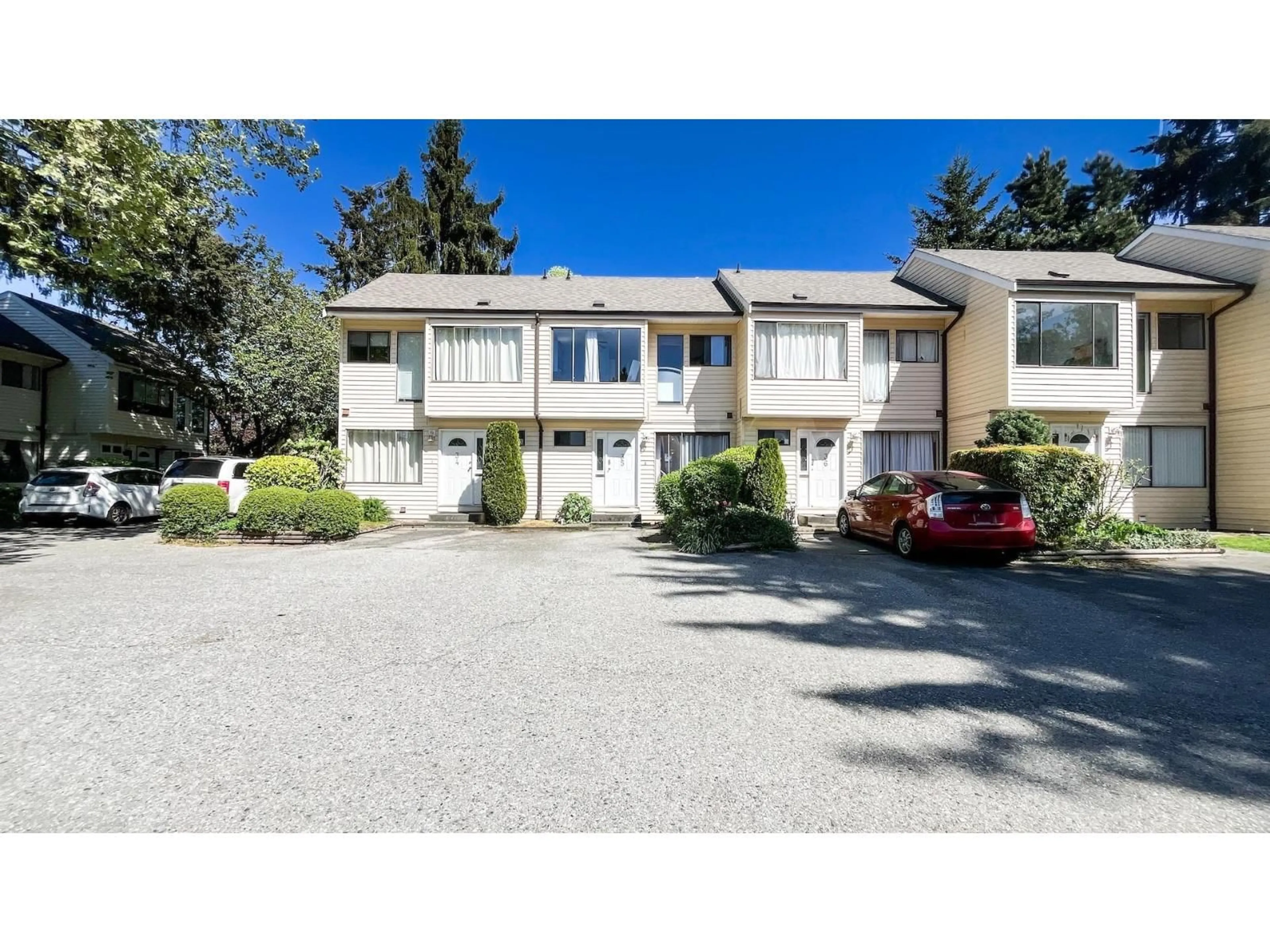 Unknown for 35 - 9348 128 STREET, Surrey British Columbia V3V6A4