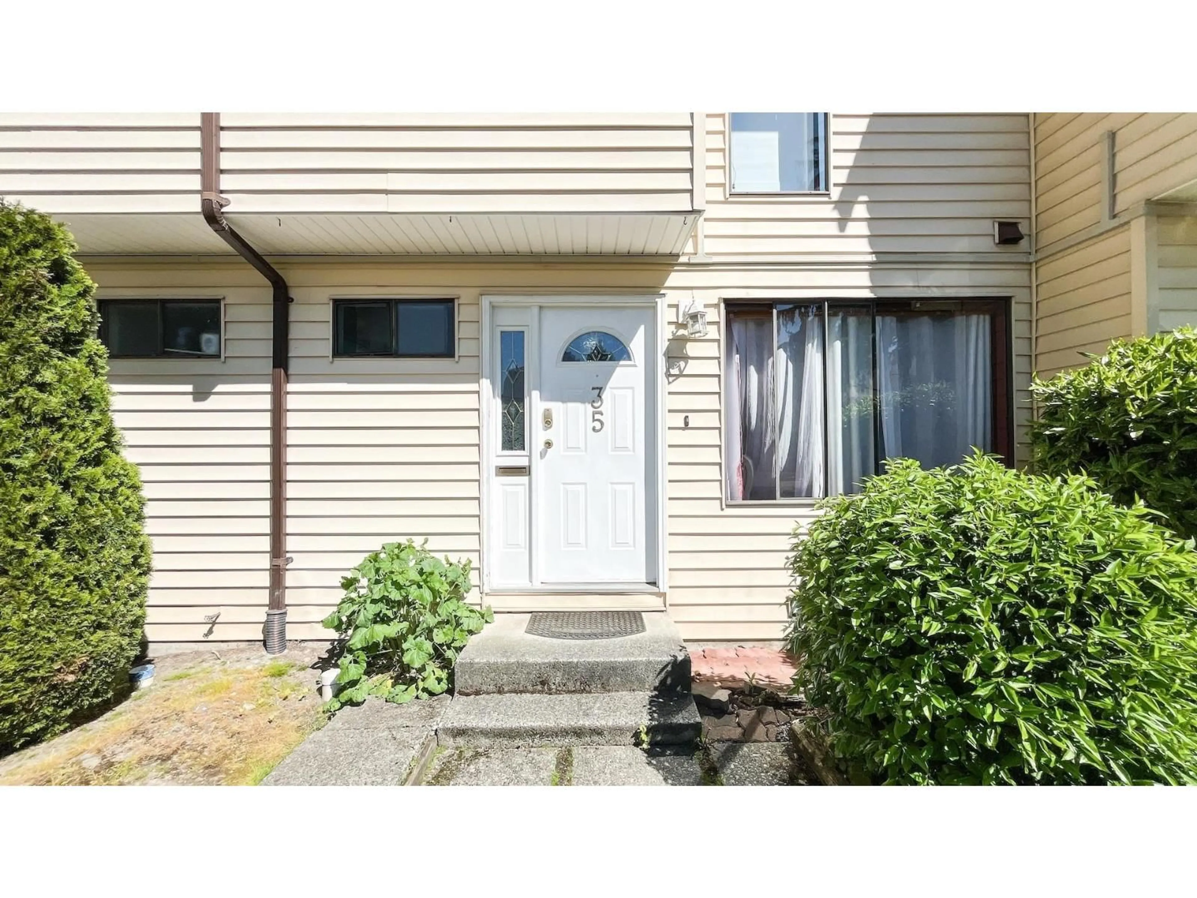 Unknown for 35 - 9348 128 STREET, Surrey British Columbia V3V6A4