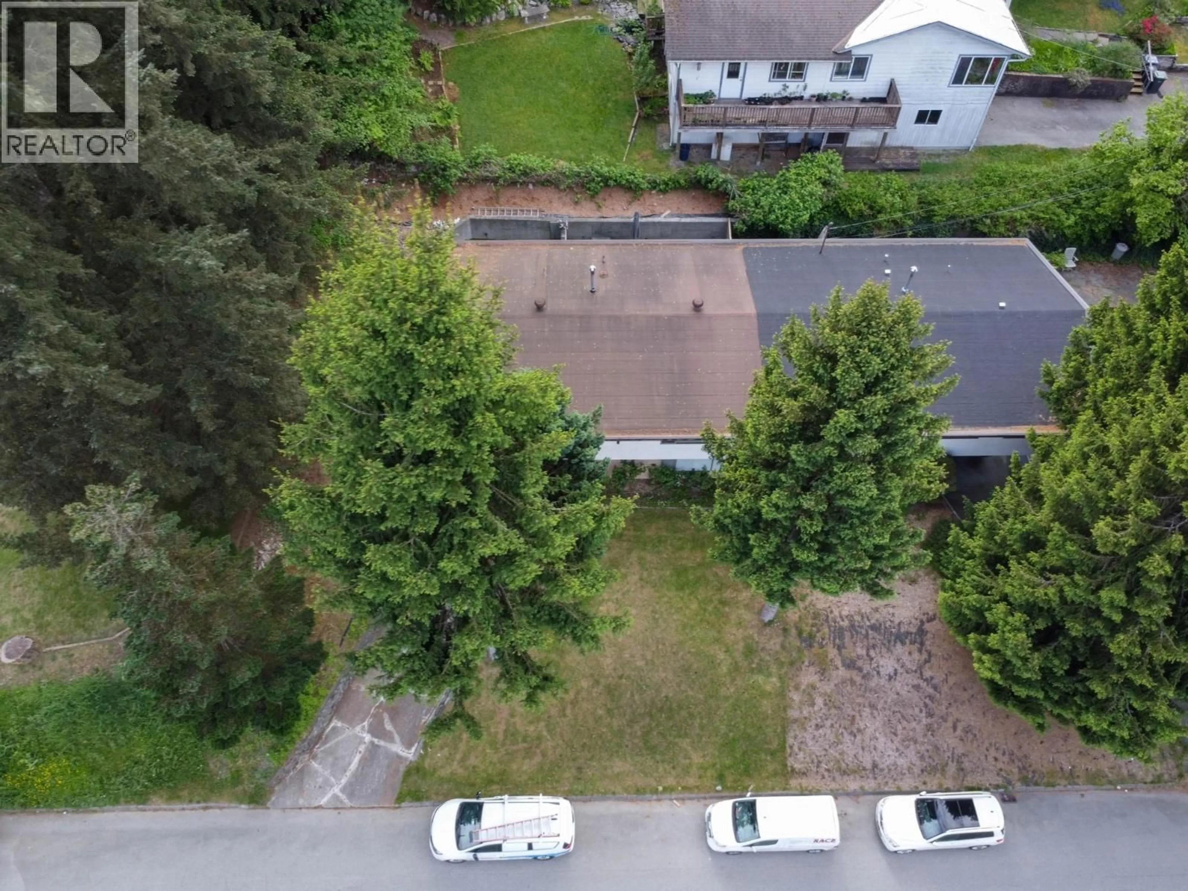 A pic from outside/outdoor area/front of a property/back of a property/a pic from drone, unknown for 1941 CHARLES STREET, Port Moody British Columbia V3H2M4