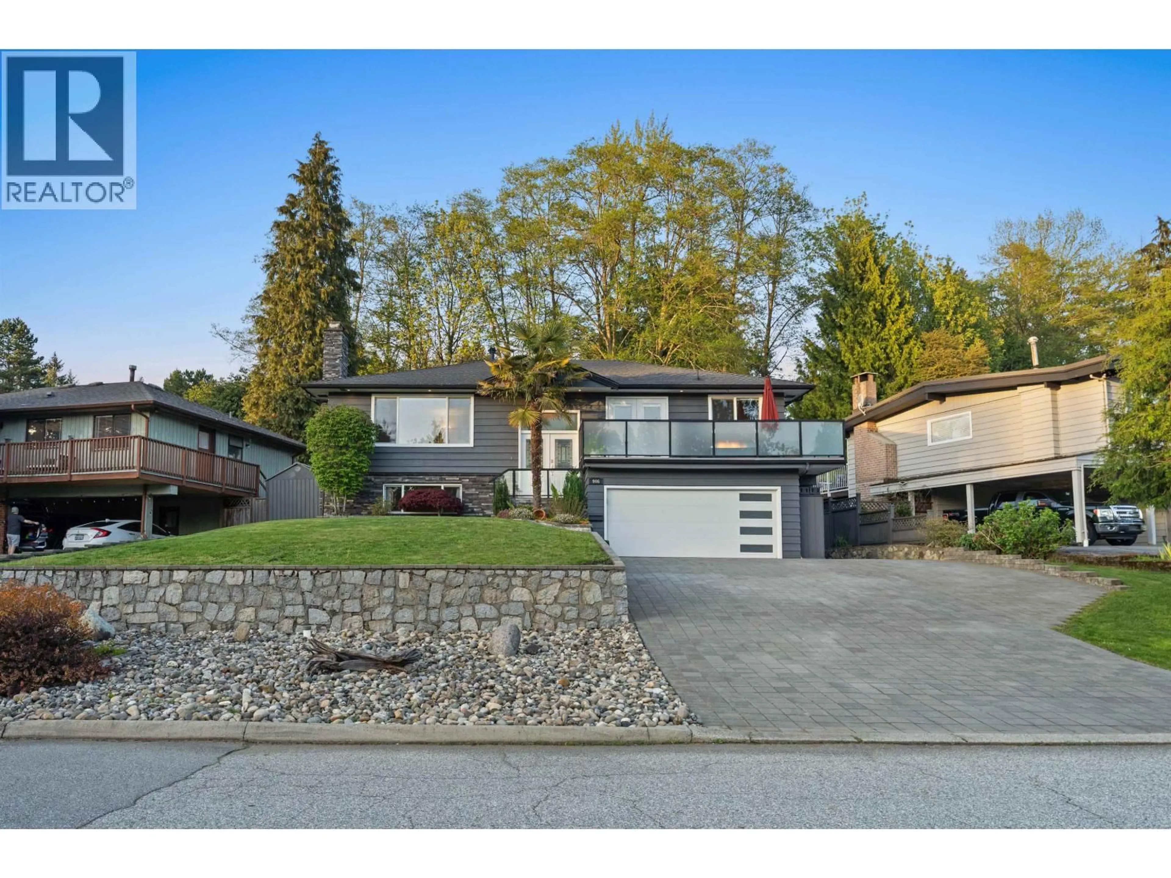 Unknown for 906 STRATHAVEN DRIVE, North Vancouver British Columbia V7H2J9