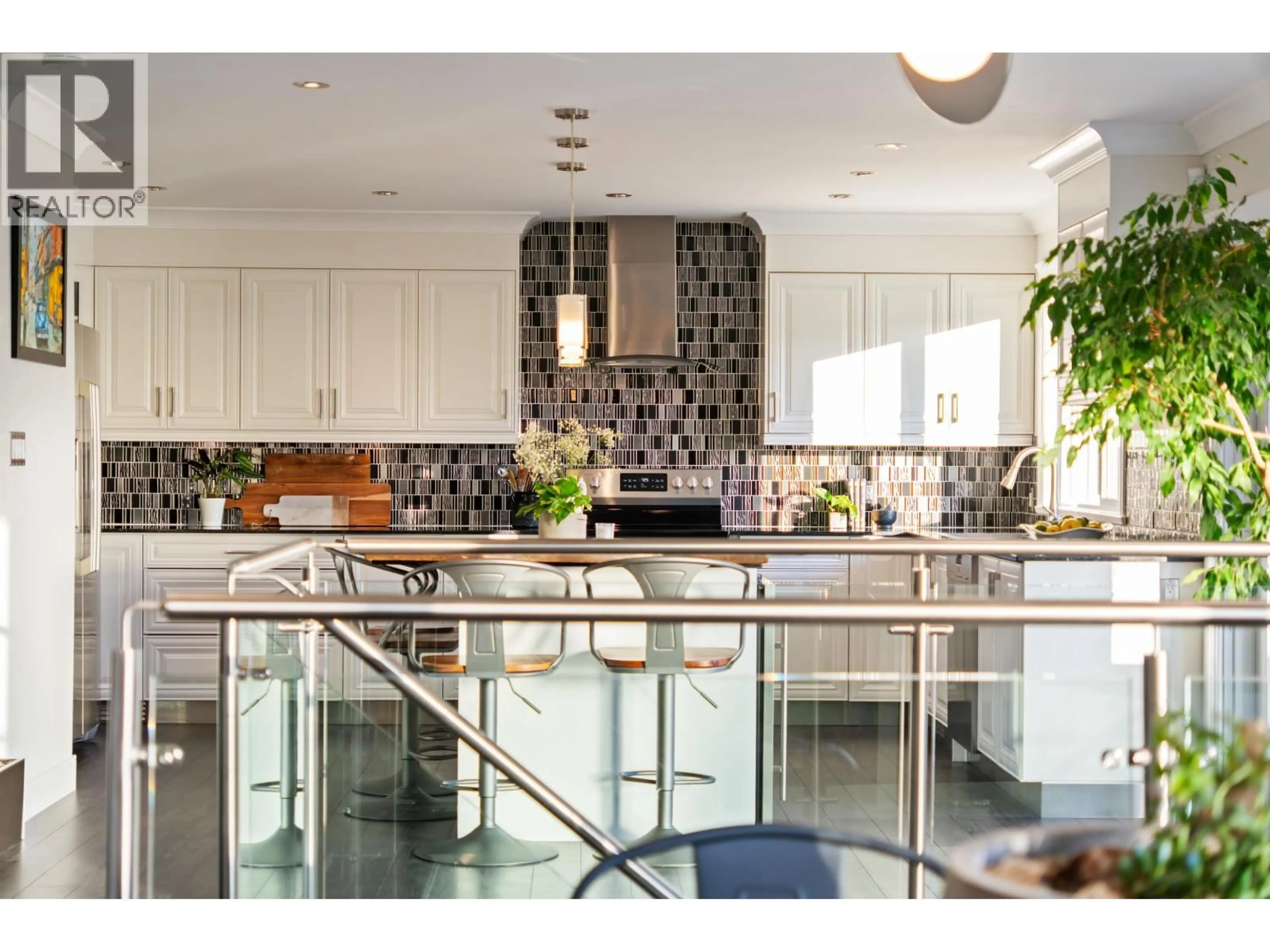 Contemporary kitchen, ceramic/tile floor for 906 STRATHAVEN DRIVE, North Vancouver British Columbia V7H2J9