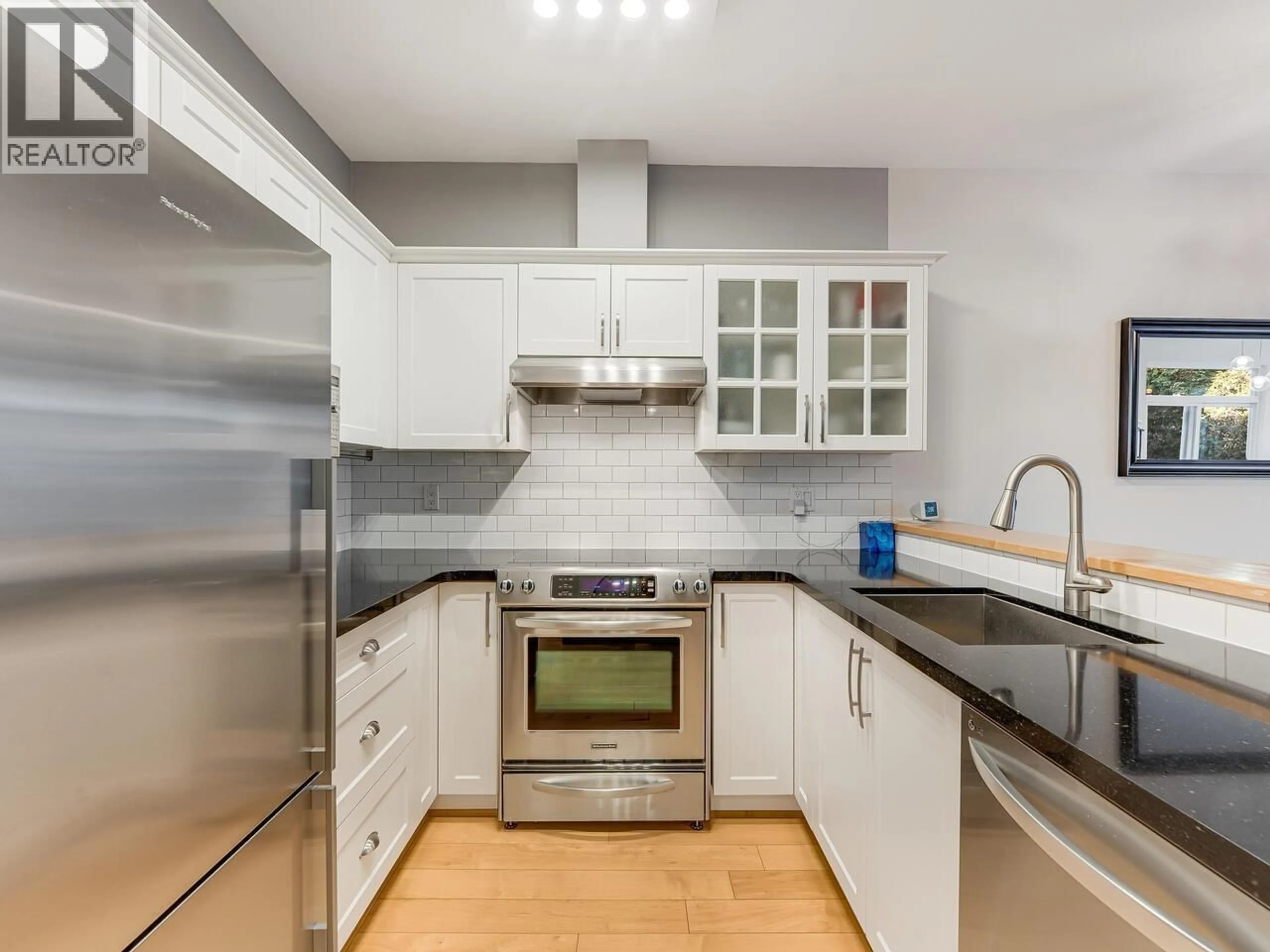 Standard kitchen, unknown for 210 - 1675 10TH AVENUE, Vancouver British Columbia V6J2A2