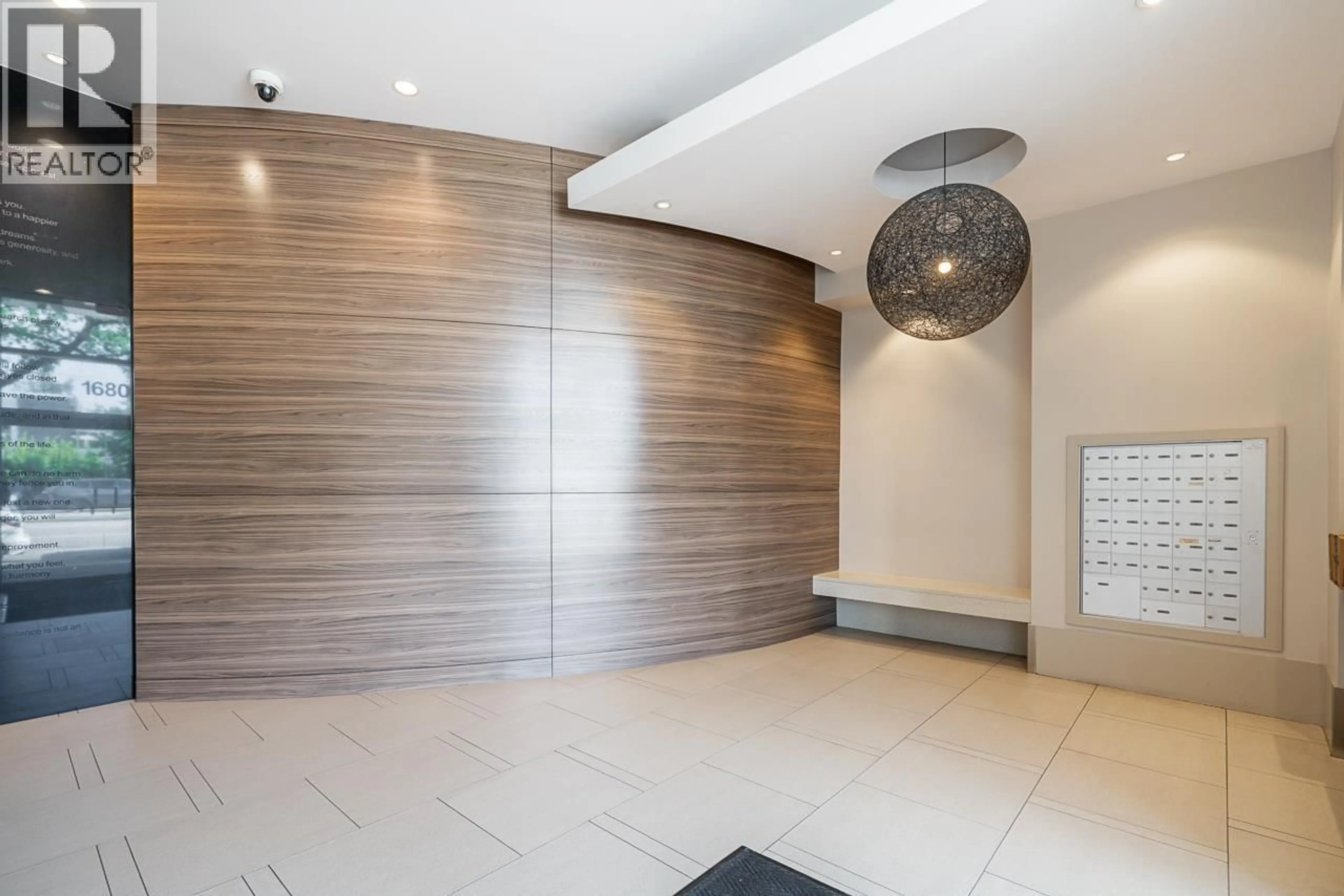 Indoor foyer for 409 - 1680 4TH AVENUE, Vancouver British Columbia V6J1L9