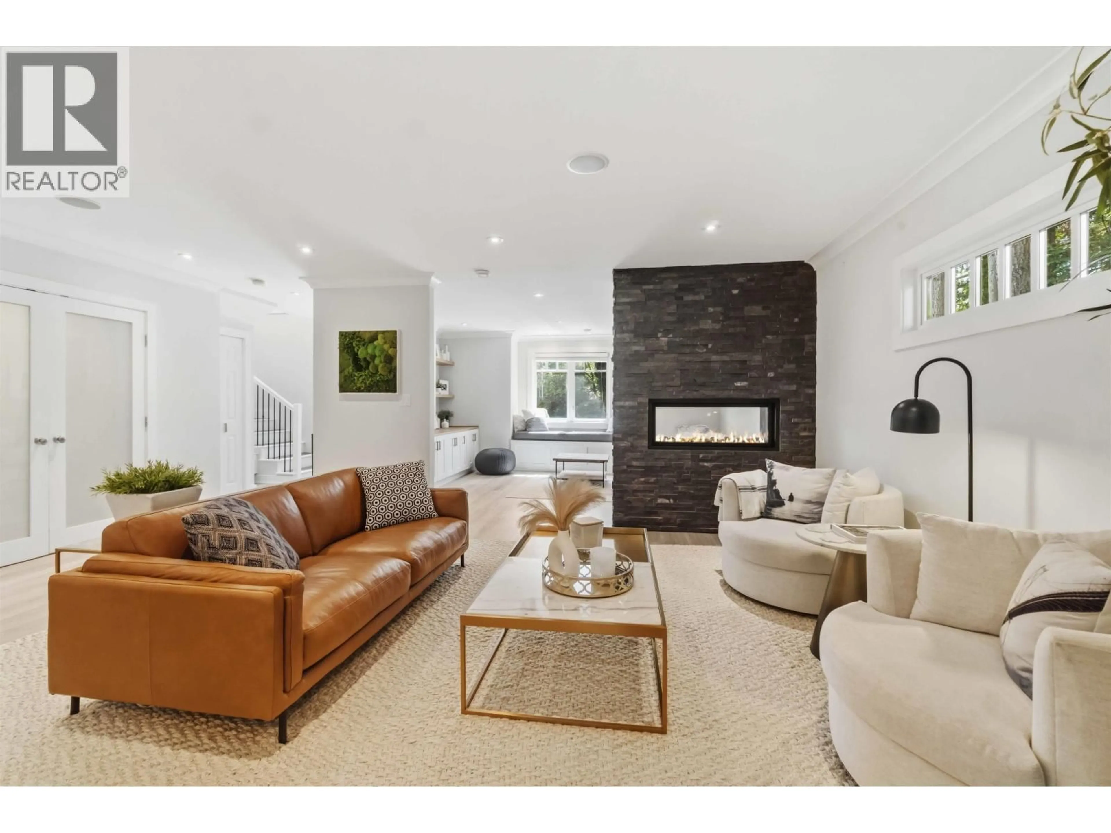 Living room with furniture, unknown for 1610 ROSS ROAD, North Vancouver British Columbia V7J1V4