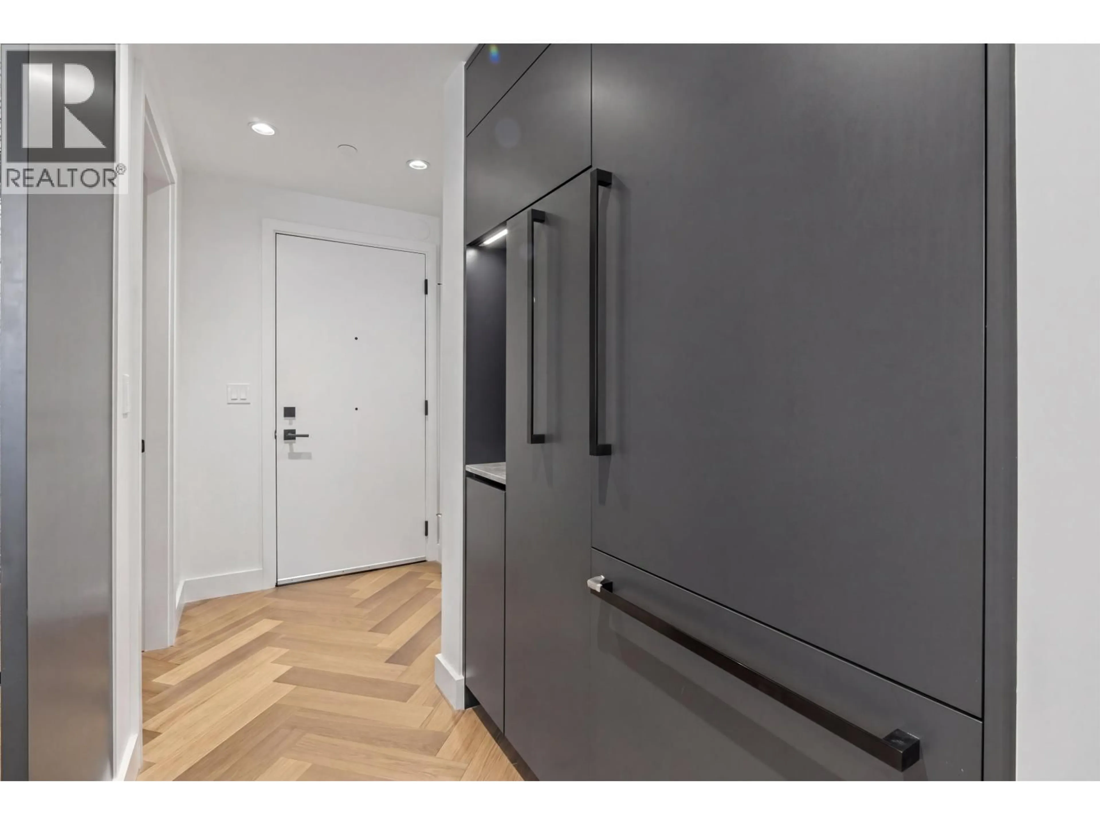 Indoor entryway for 107 - 458 63RD AVENUE, Vancouver British Columbia V5X2J4