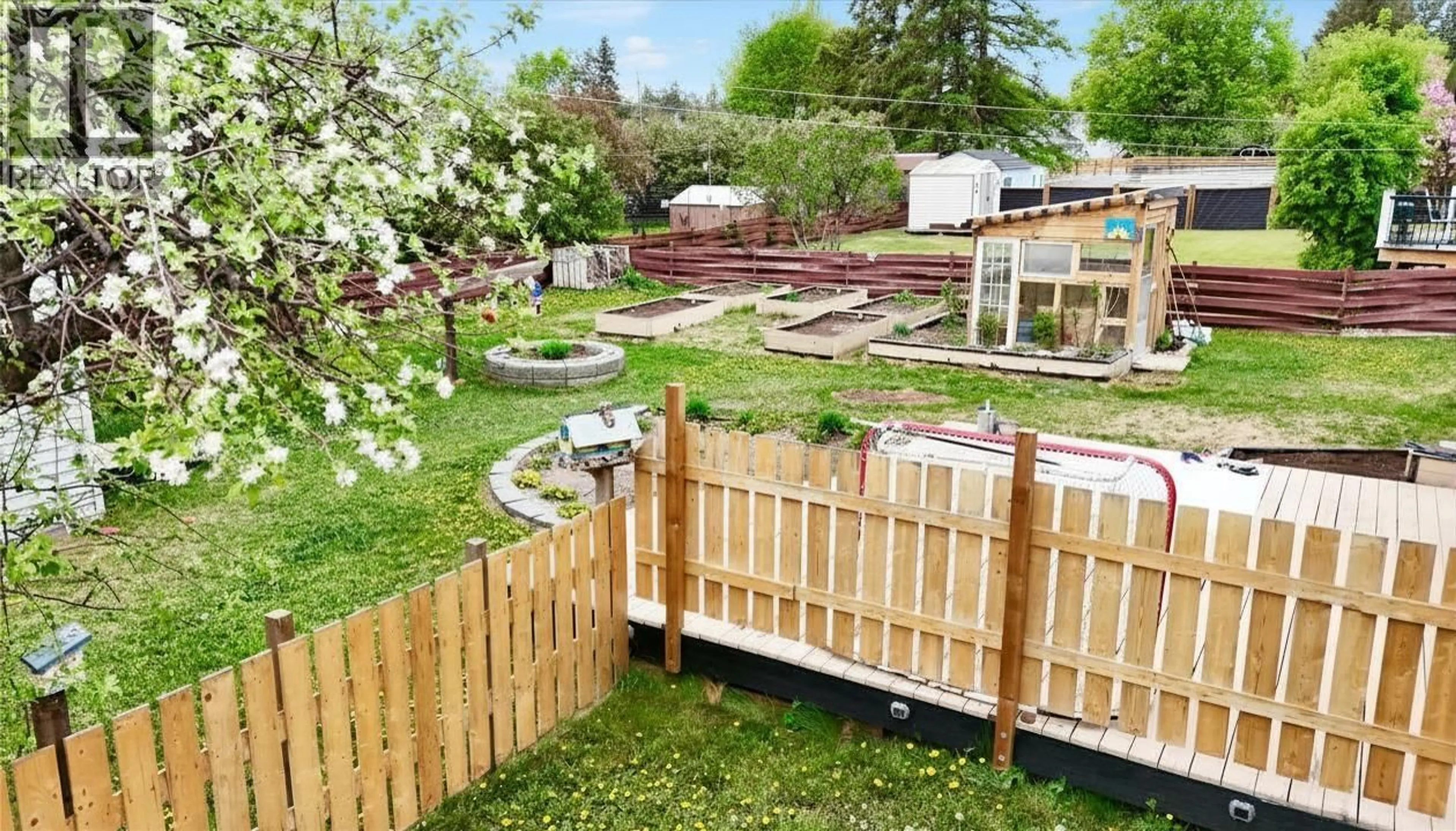 Patio, unknown for 1035 PIGEON AVENUE, Williams Lake British Columbia V2G2B8