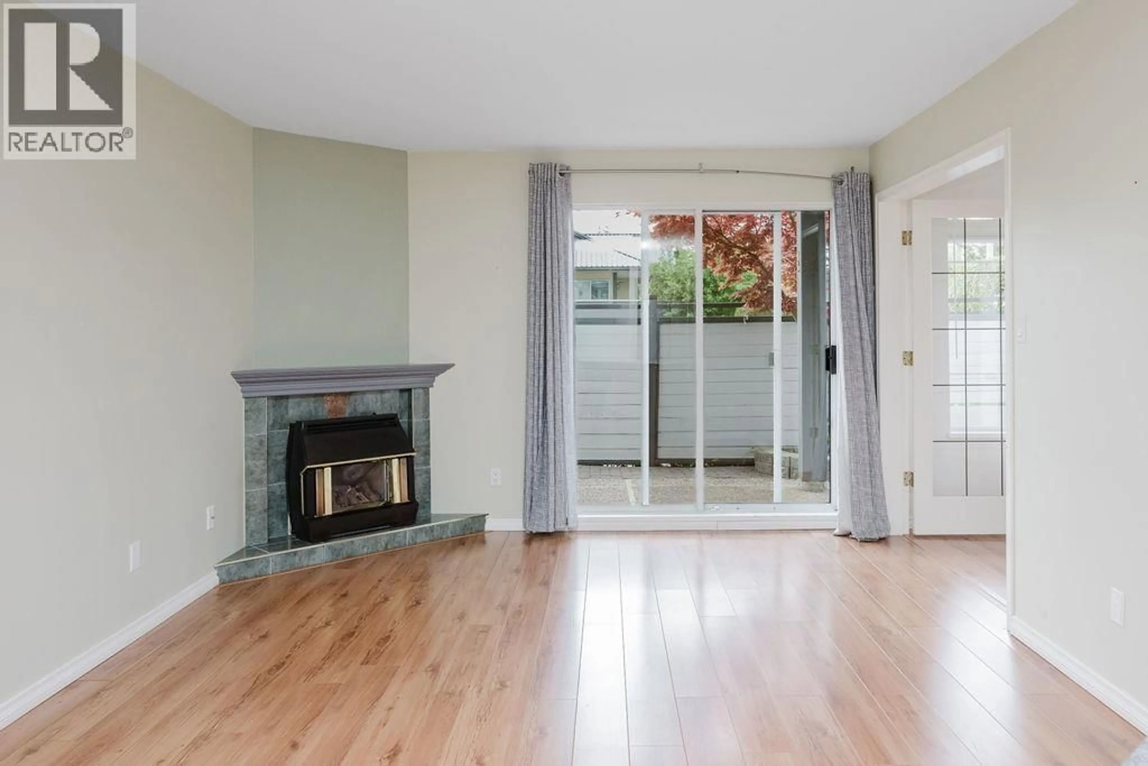 A pic of a room for 4 - 689 PARK ROAD, Gibsons British Columbia V0N1V7