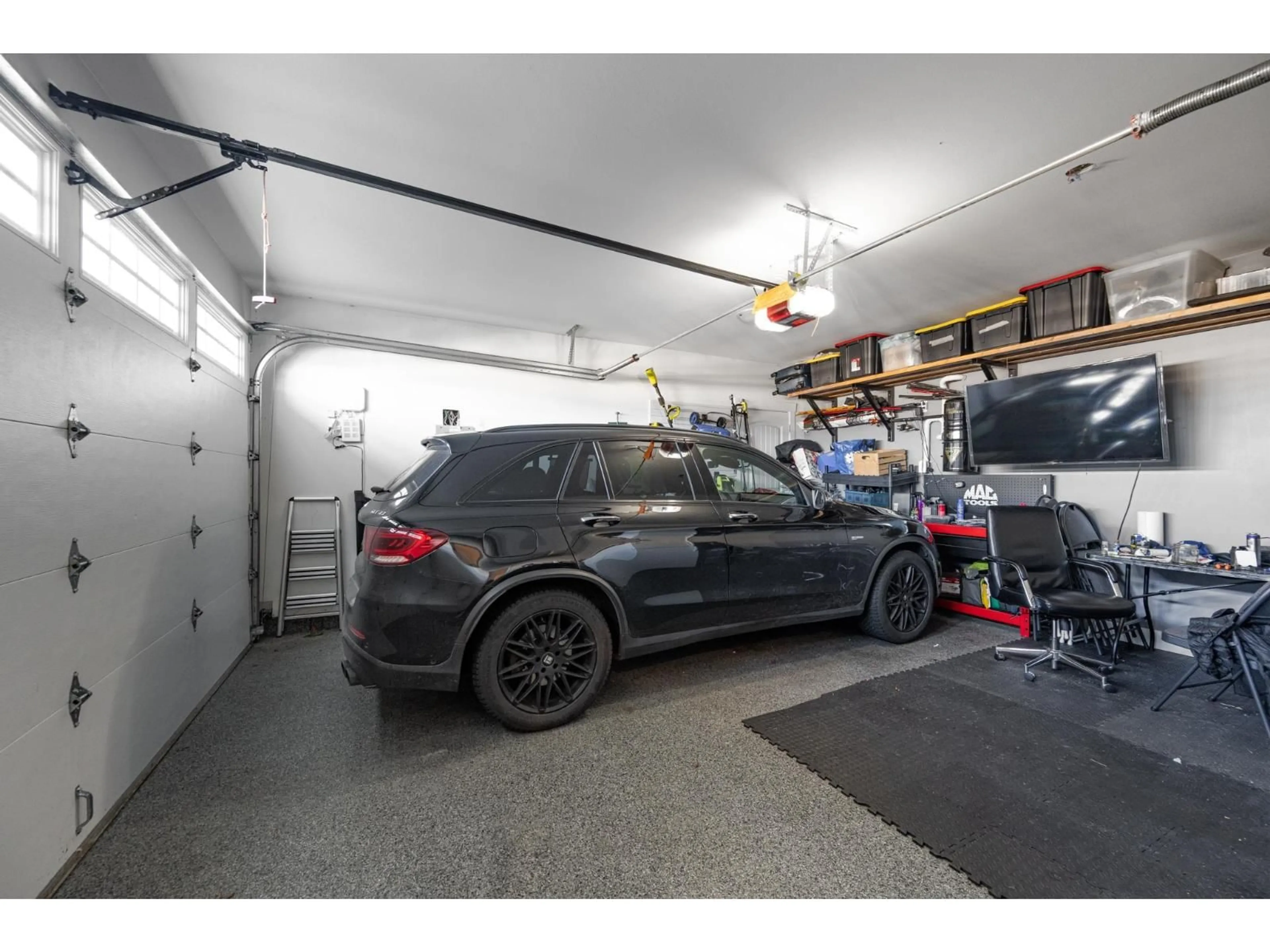 Indoor garage for 46874 SYLVAN DRIVE, Chilliwack British Columbia V2R0J8