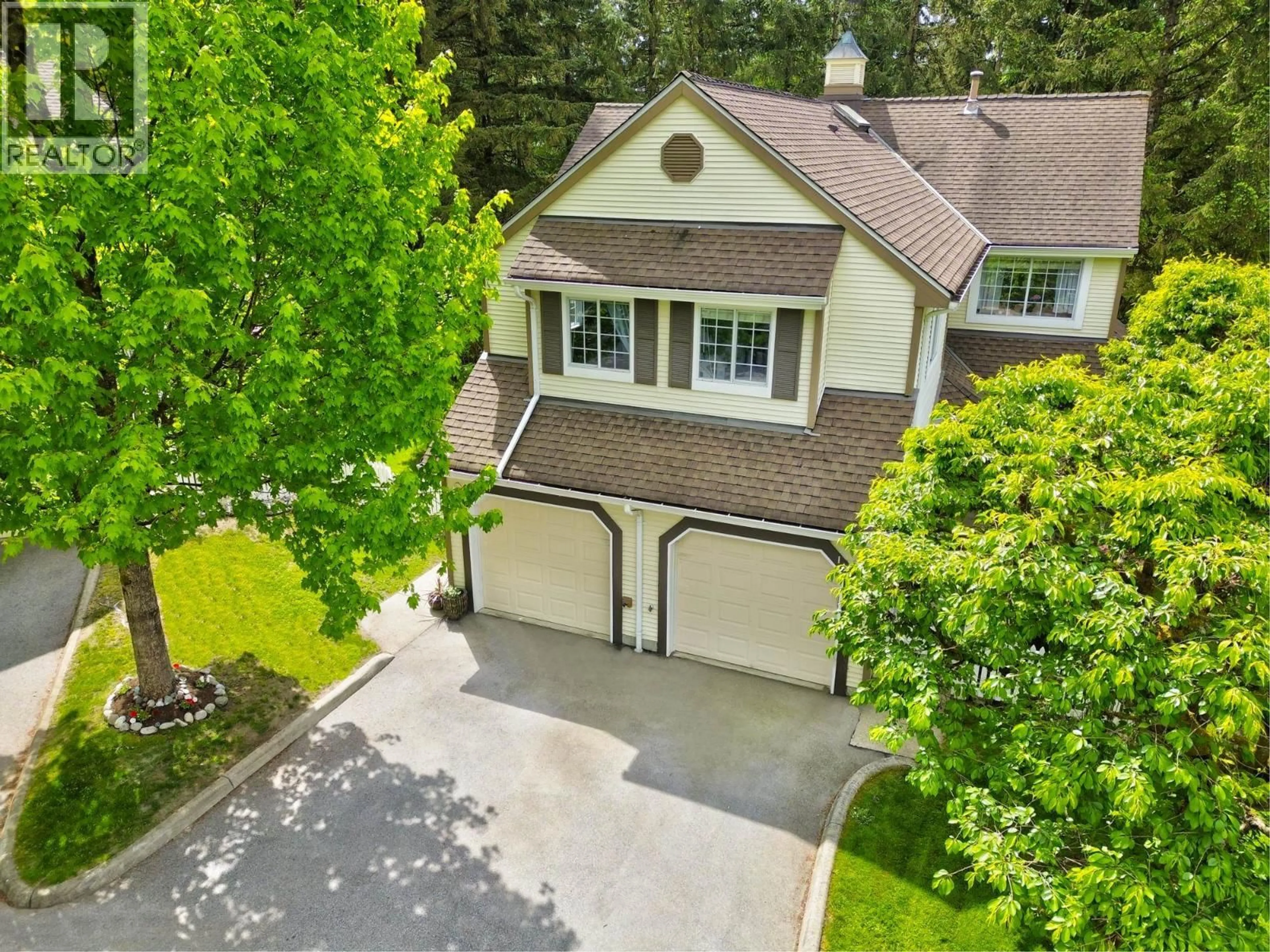 A pic from outside/outdoor area/front of a property/back of a property/a pic from drone, street for 2 - 3939 INDIAN RIVER DRIVE, North Vancouver British Columbia V7G2P5
