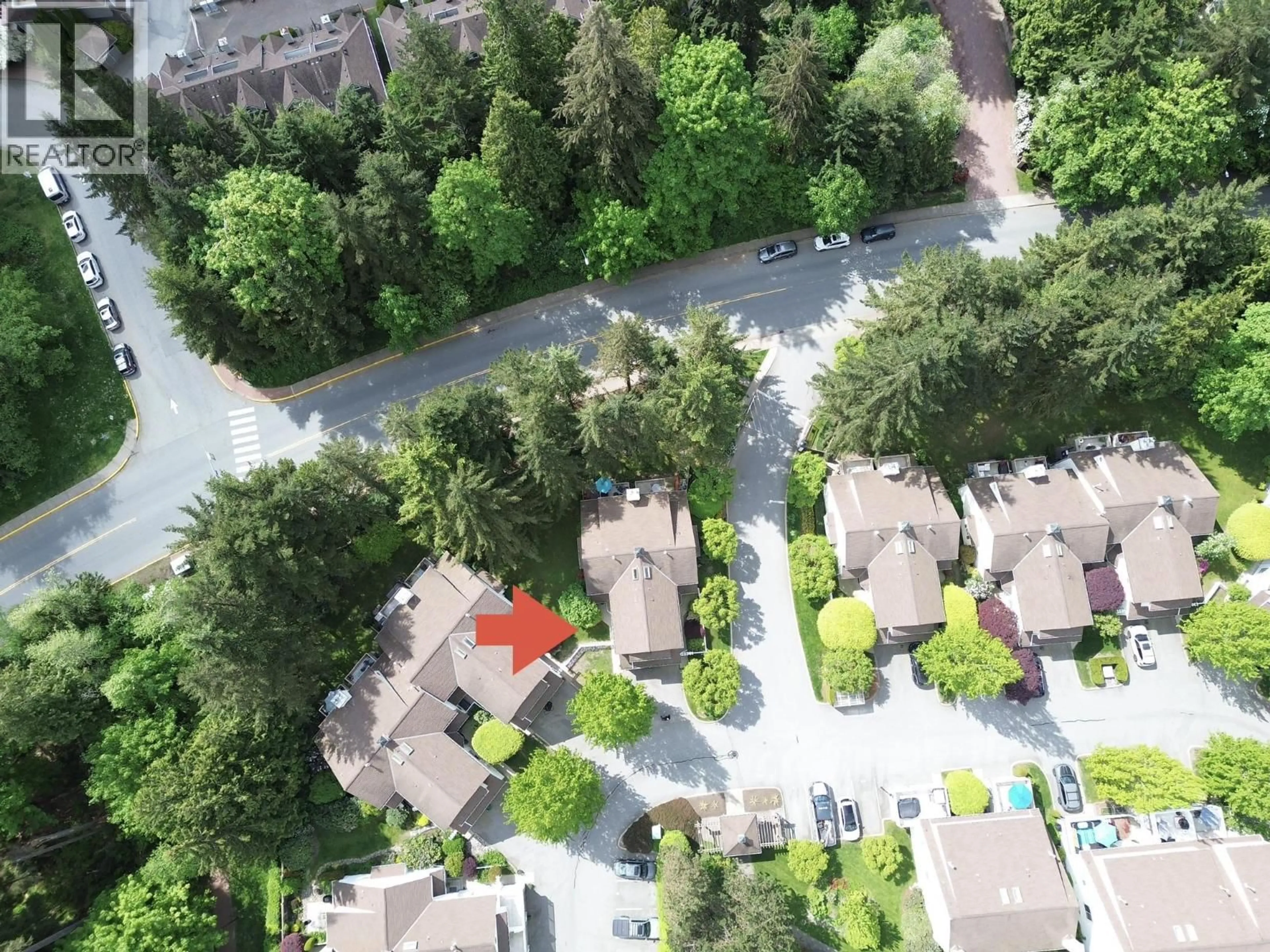 A pic from outside/outdoor area/front of a property/back of a property/a pic from drone, street for 2 - 3939 INDIAN RIVER DRIVE, North Vancouver British Columbia V7G2P5