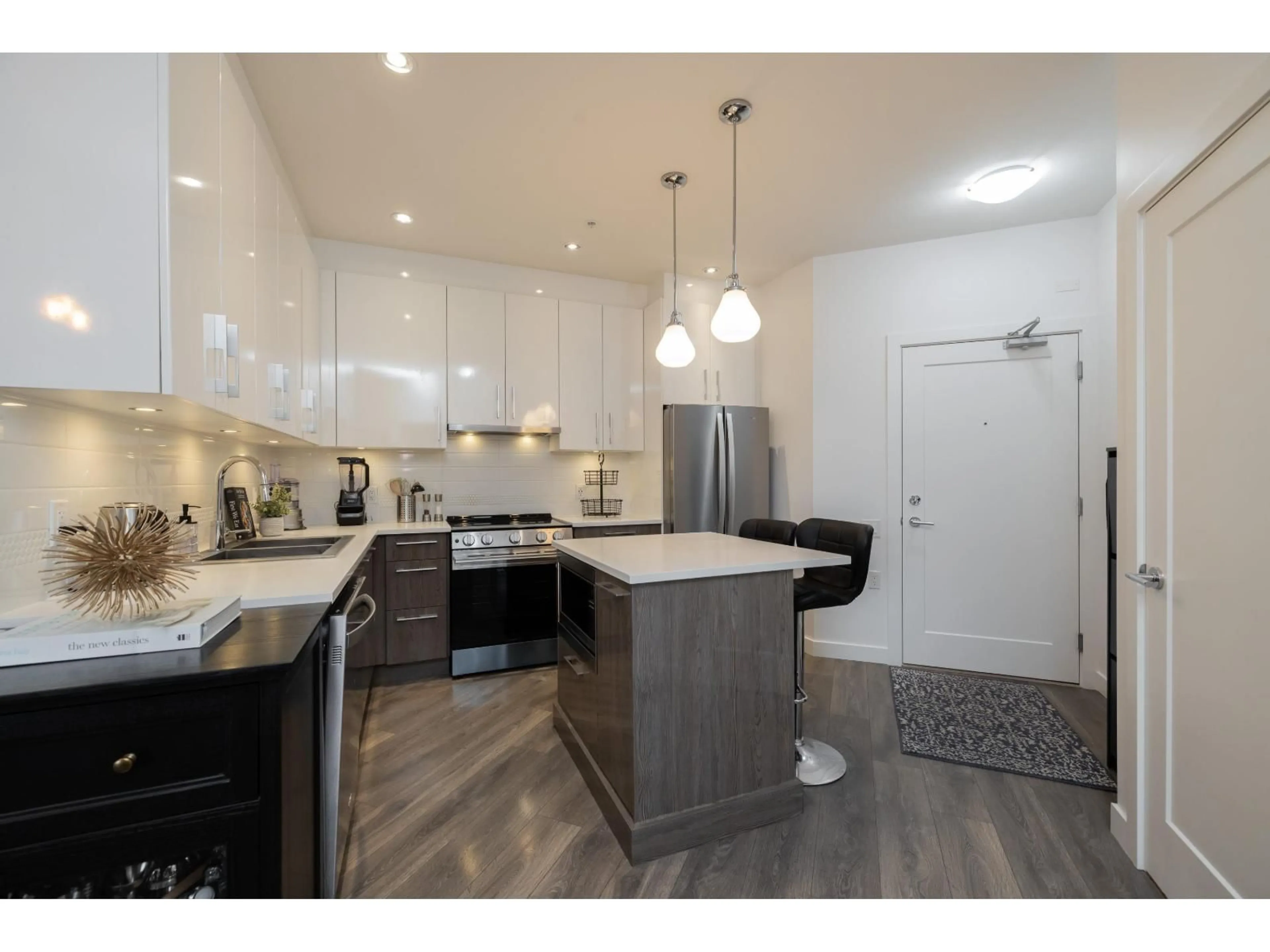 Open concept kitchen, unknown for 418 - 20829 77A AVENUE, Langley British Columbia V2Y0Y5