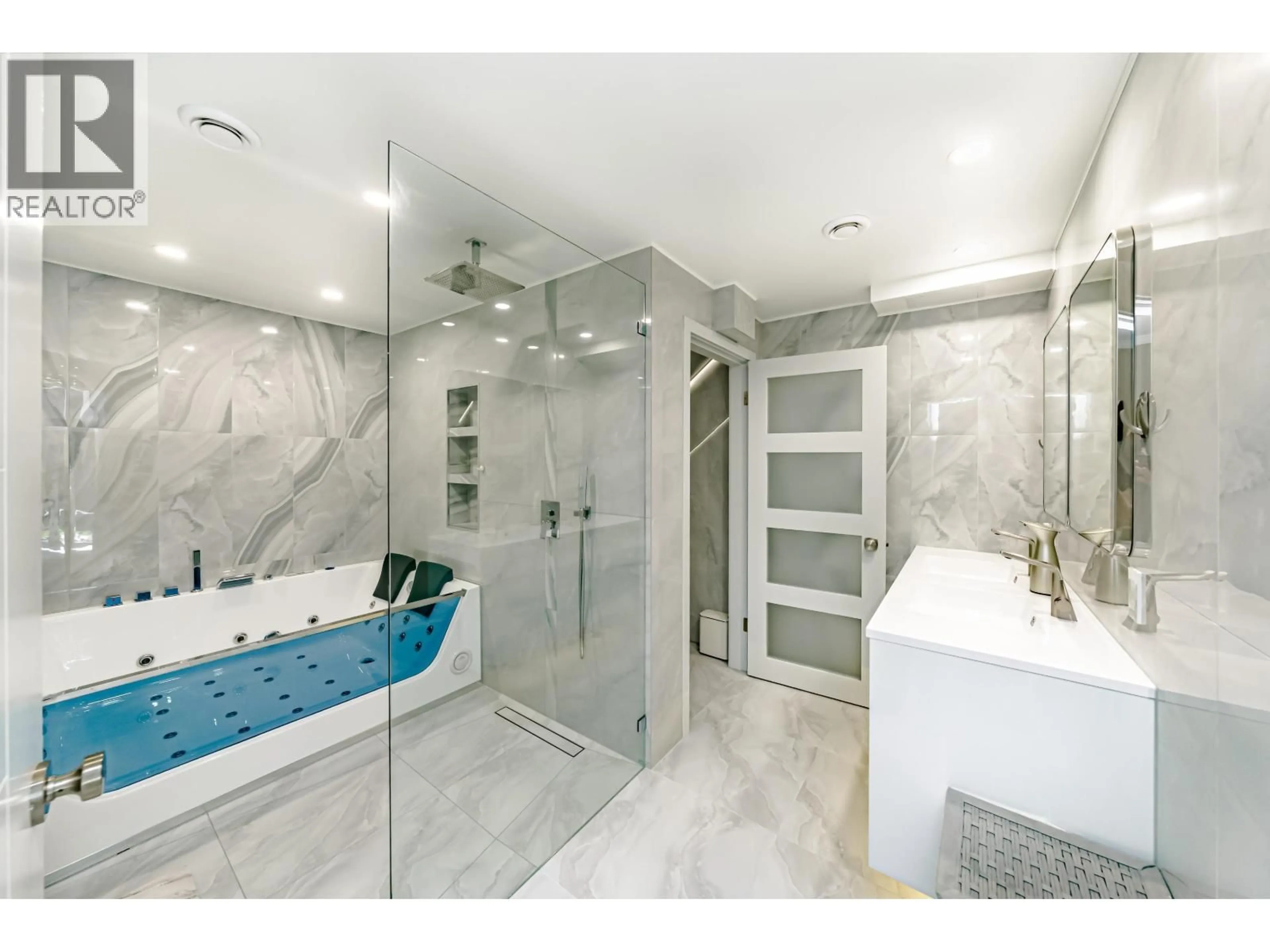 Contemporary bathroom, ceramic/tile floor for 164 - 1386 LINCOLN DRIVE, Port Coquitlam British Columbia V3B7G6