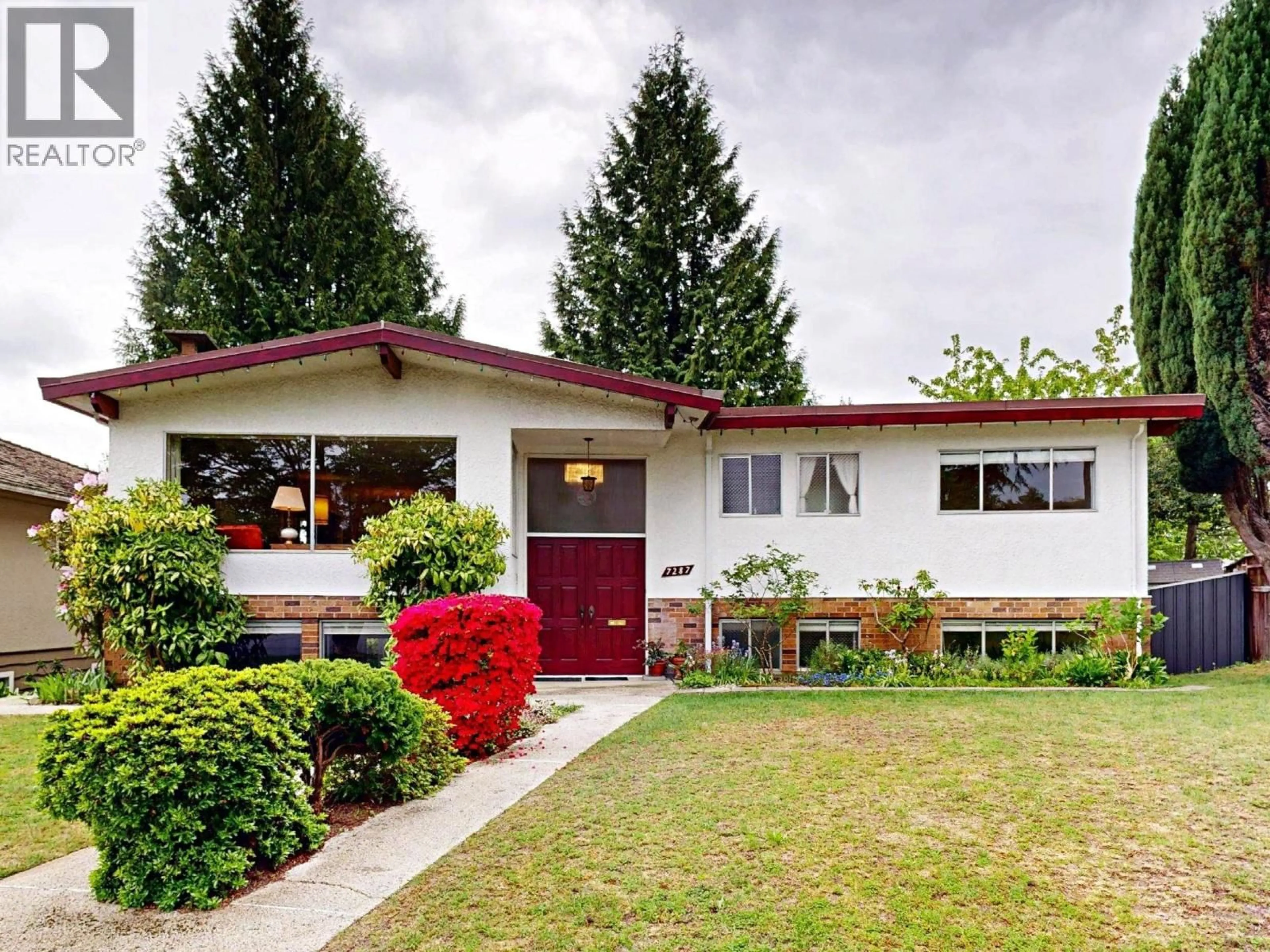 Home with vinyl exterior material, street for 7287 SHAWNEE PLACE, Vancouver British Columbia V5S2Y9