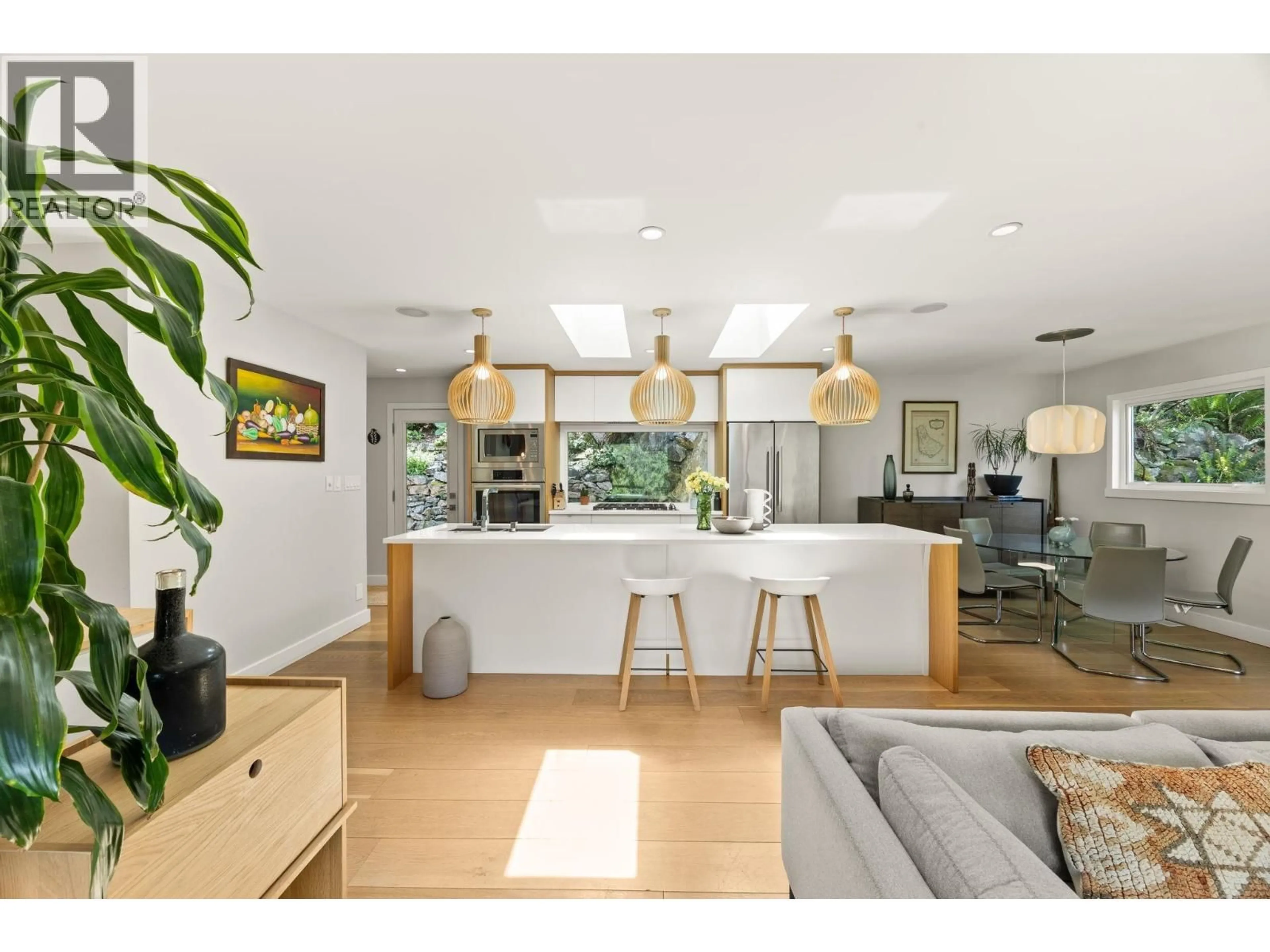 Open concept kitchen, unknown for 5566 GALLAGHER PLACE, West Vancouver British Columbia V7W1N9