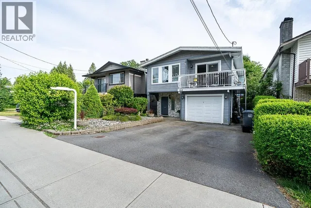 1868 COQUITLAM AVENUE, Port Coquitlam 2