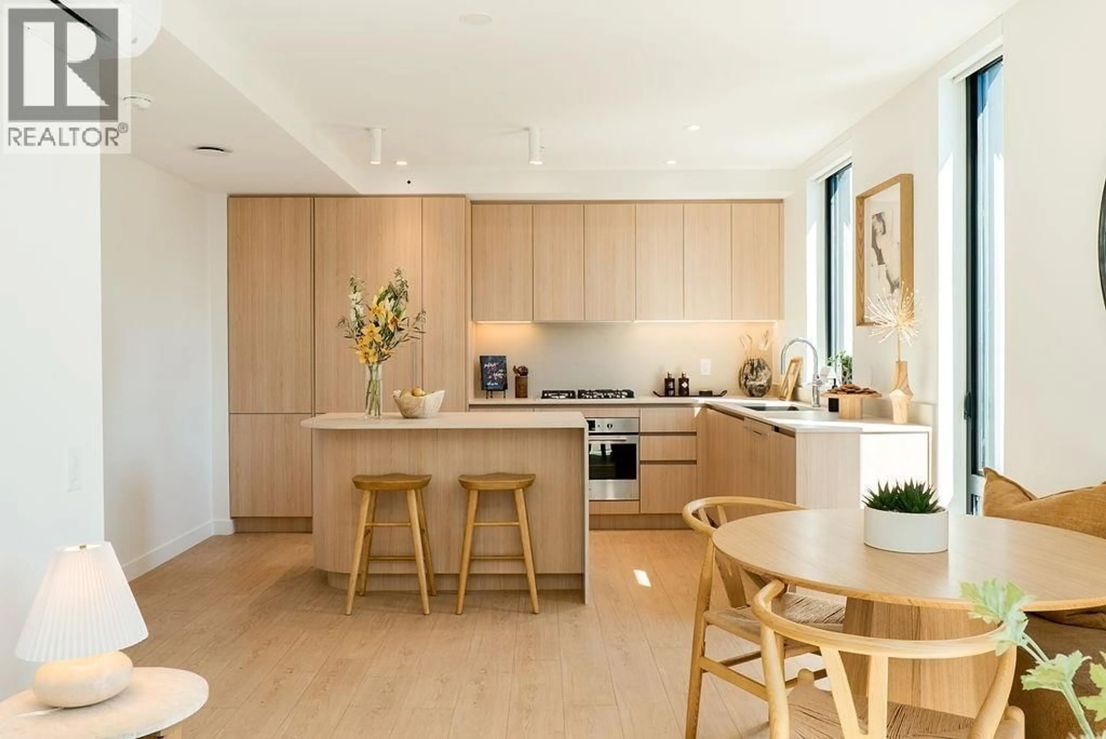 Contemporary kitchen, unknown for 222 - 2820 NANAIMO STREET, Vancouver British Columbia V5M2E1
