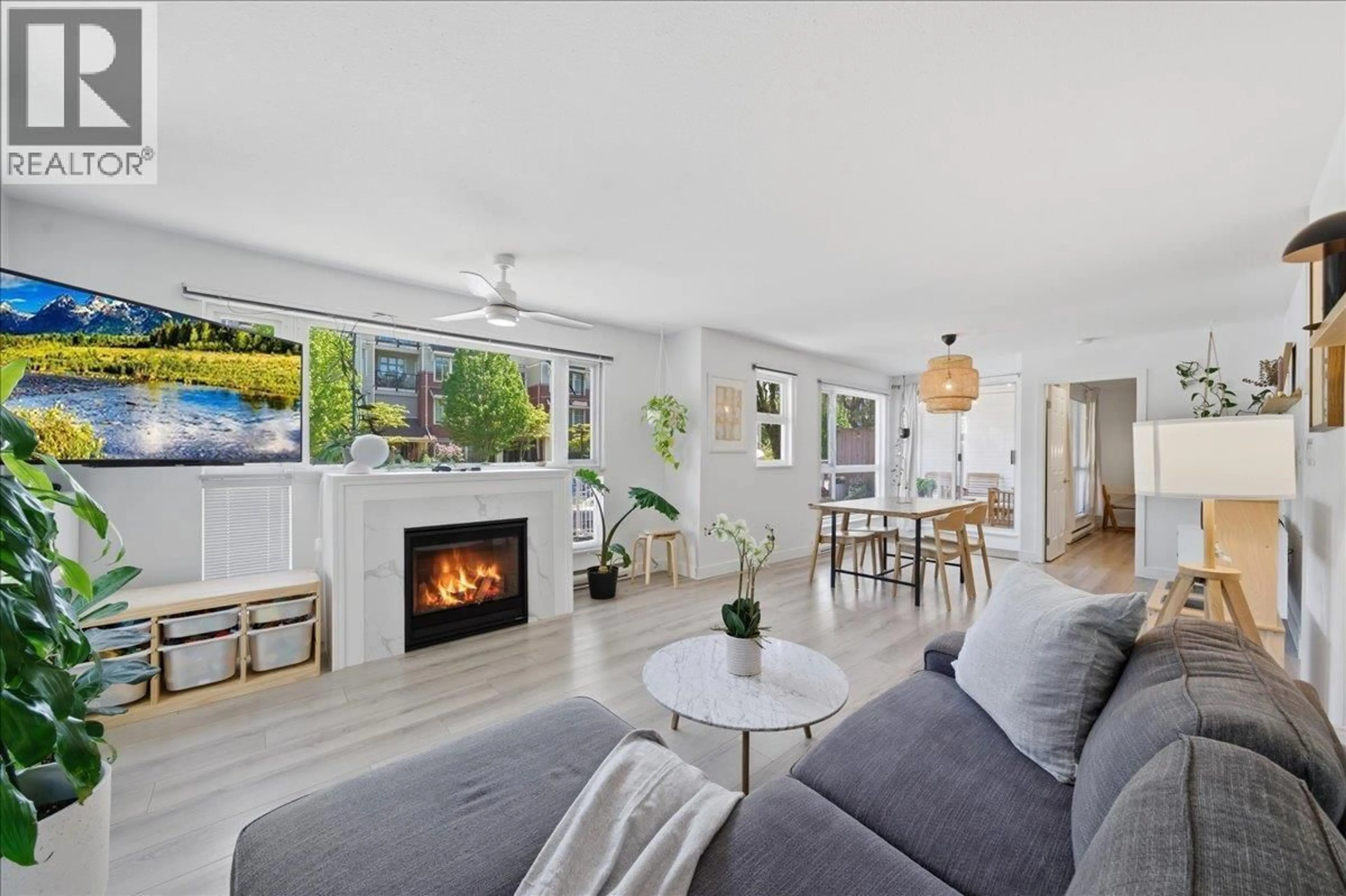 Living room with furniture, unknown for 104 - 2339 SHAUGHNESSY STREET, Port Coquitlam British Columbia V3C3E2