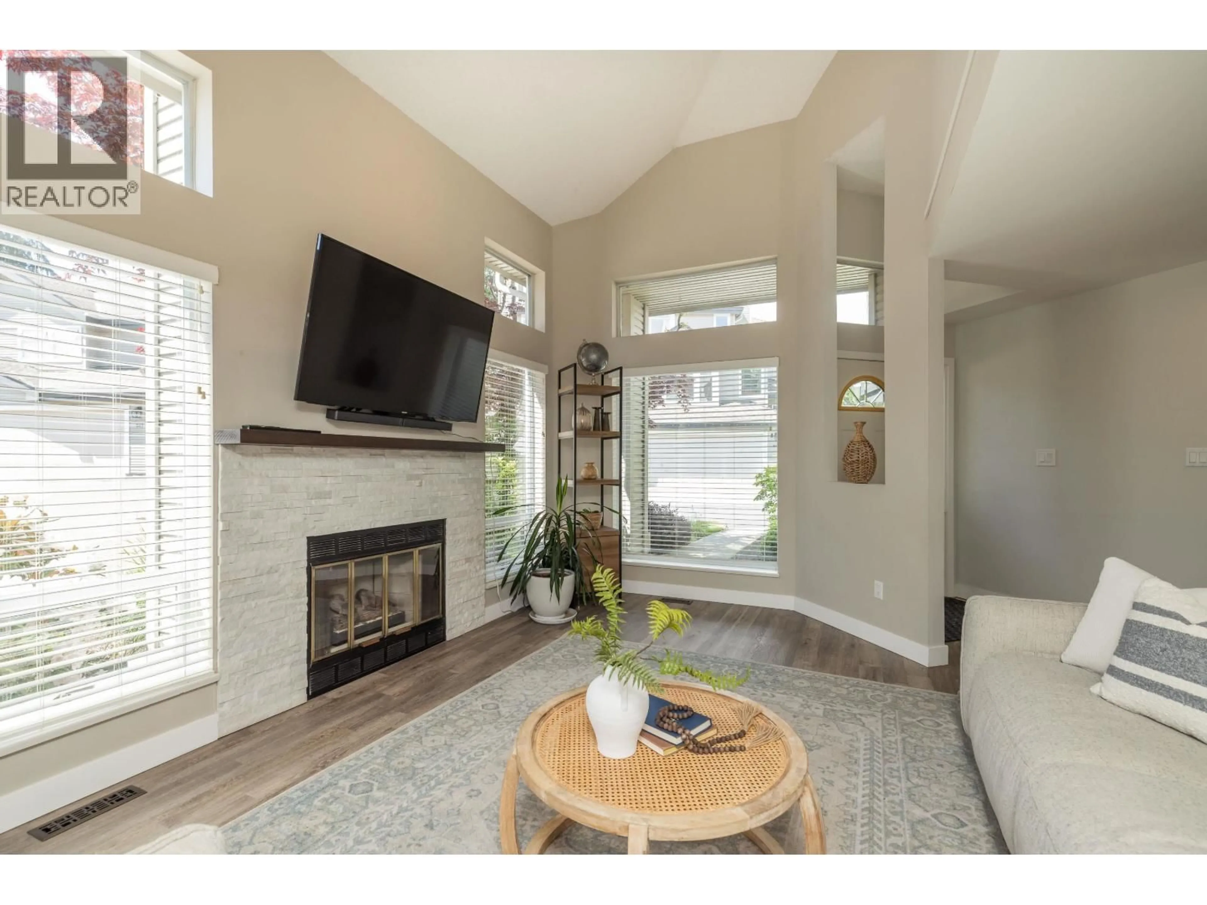 Living room with furniture, unknown for 863 ROCHE POINT DRIVE, North Vancouver British Columbia V7H2W5