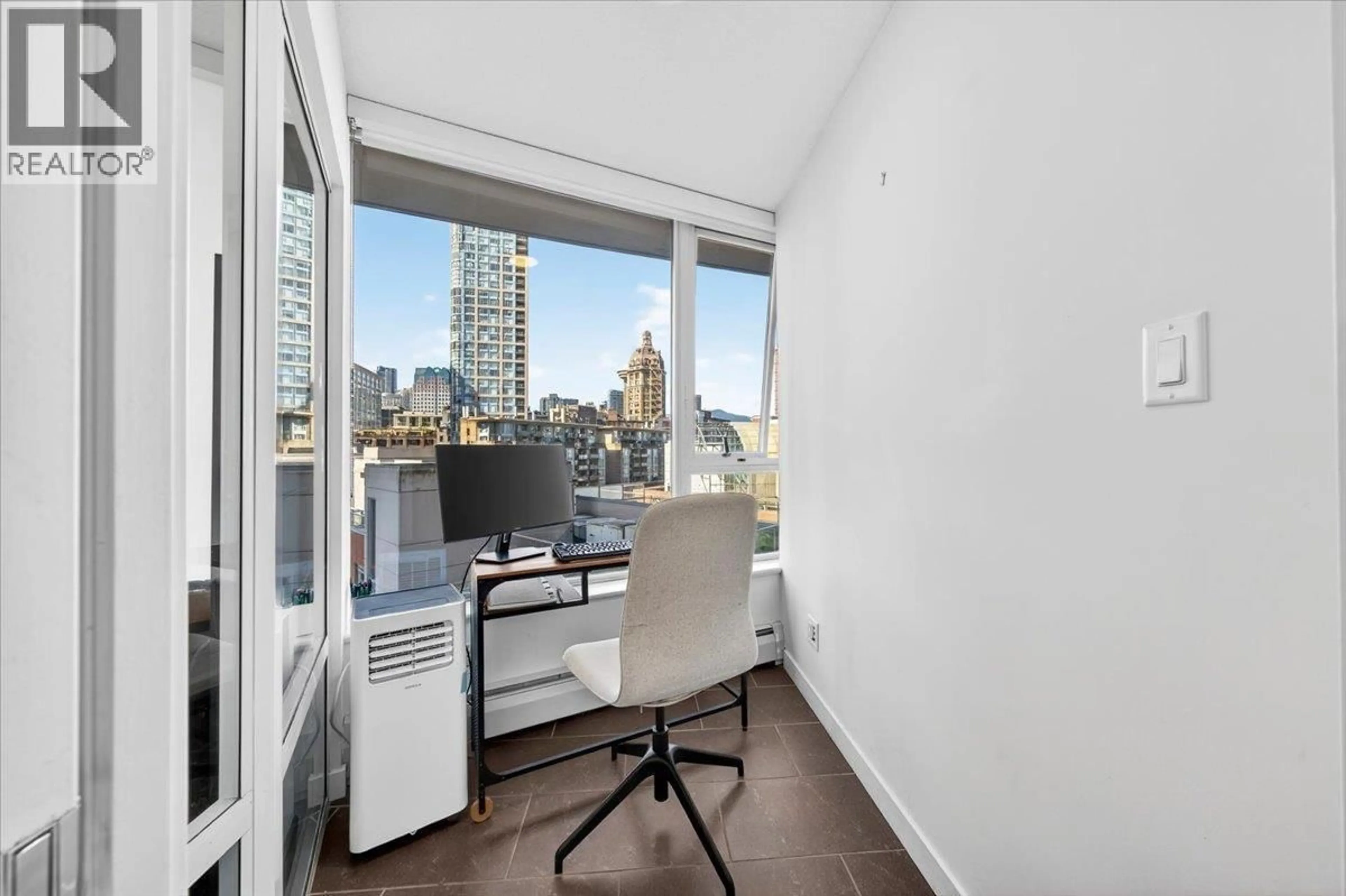 A pic of a room for 905 - 58 KEEFER PLACE, Vancouver British Columbia V6B0B8