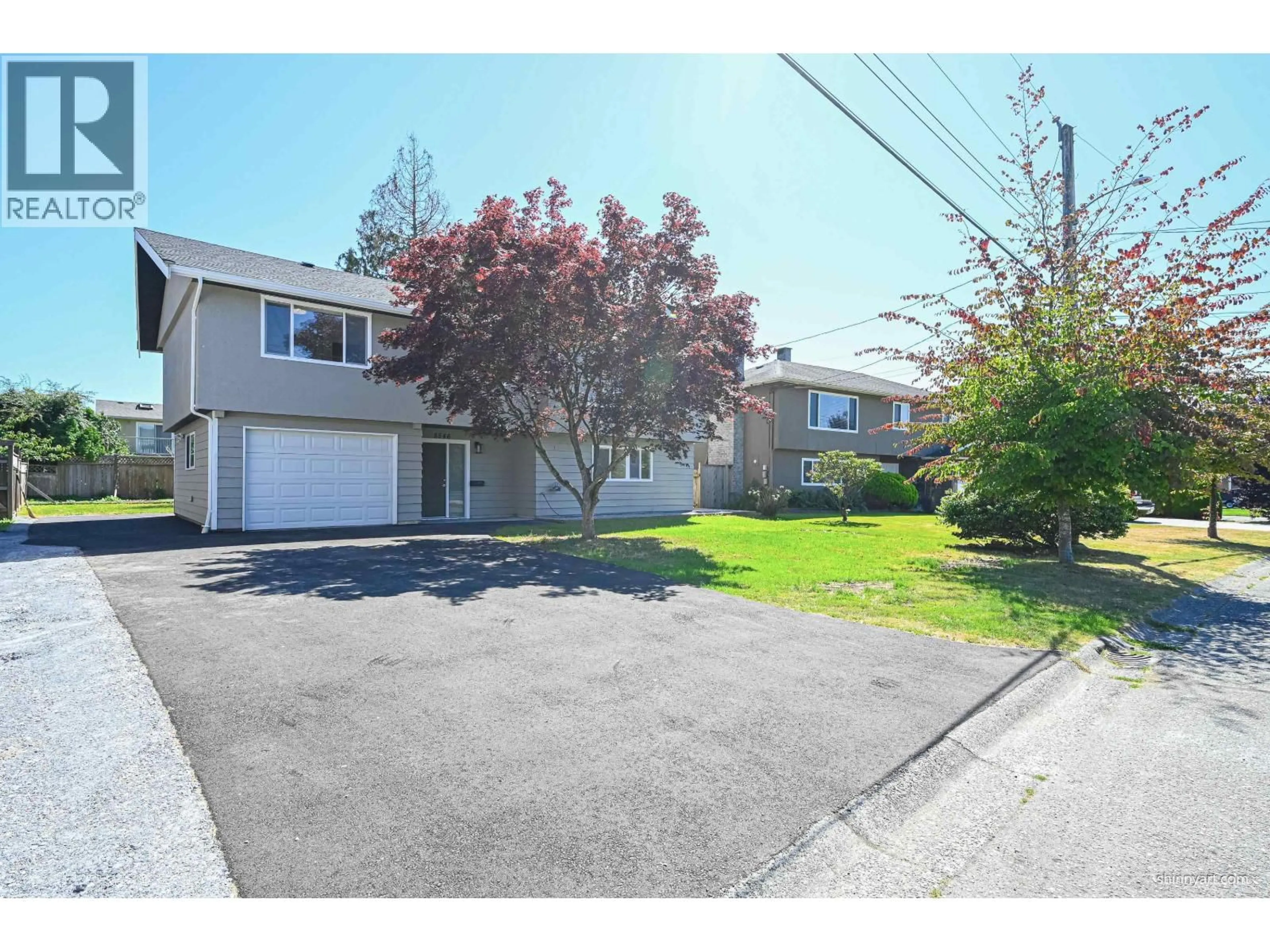 A pic from outside/outdoor area/front of a property/back of a property/a pic from drone, street for 5546 MAPLE CRESCENT, Delta British Columbia V4K1G4