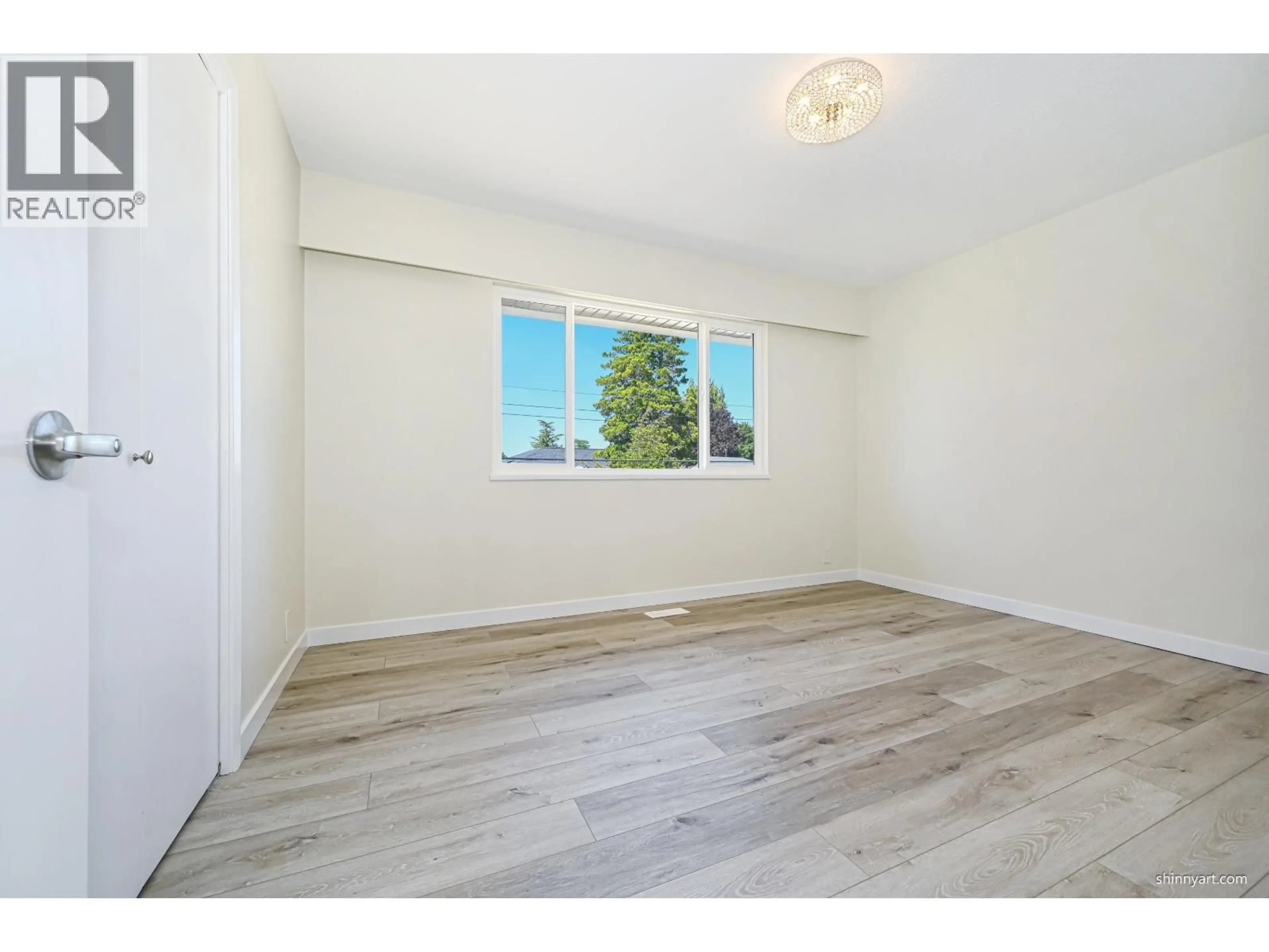 A pic of a room for 5546 MAPLE CRESCENT, Delta British Columbia V4K1G4