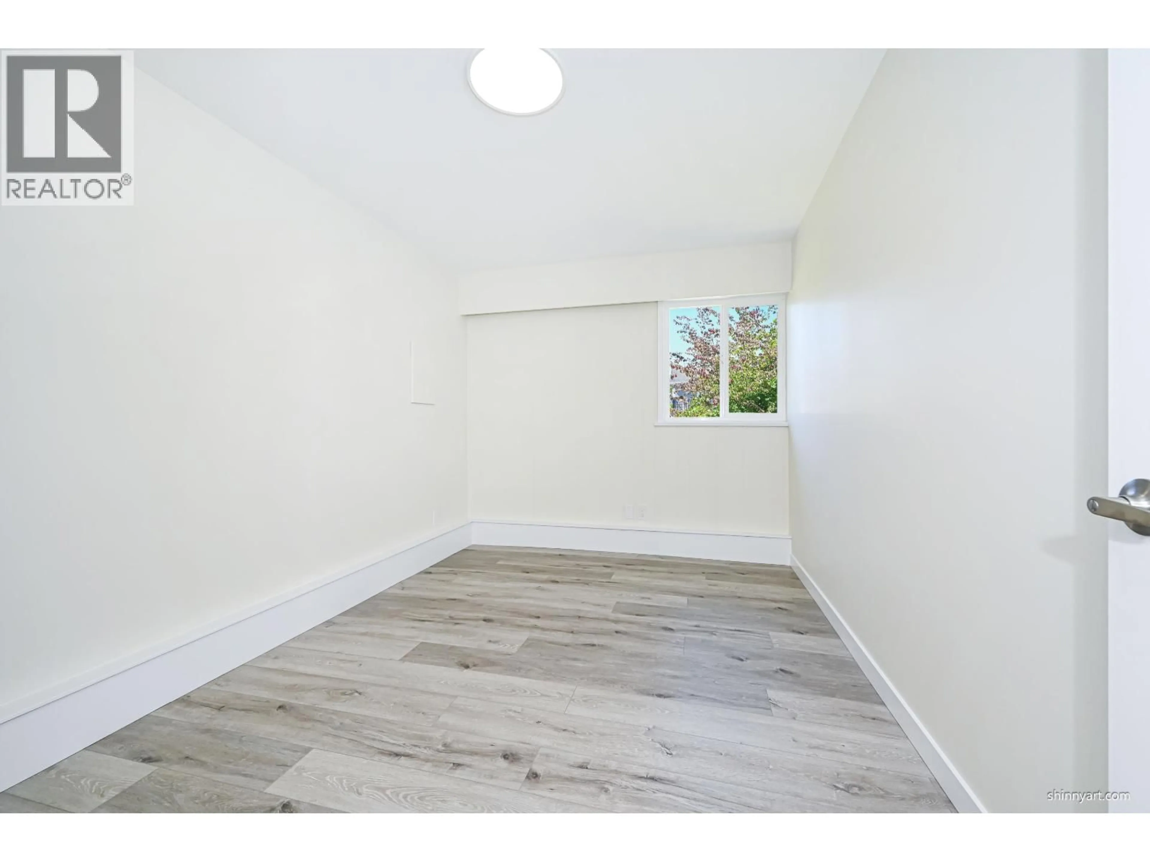 A pic of a room for 5546 MAPLE CRESCENT, Delta British Columbia V4K1G4