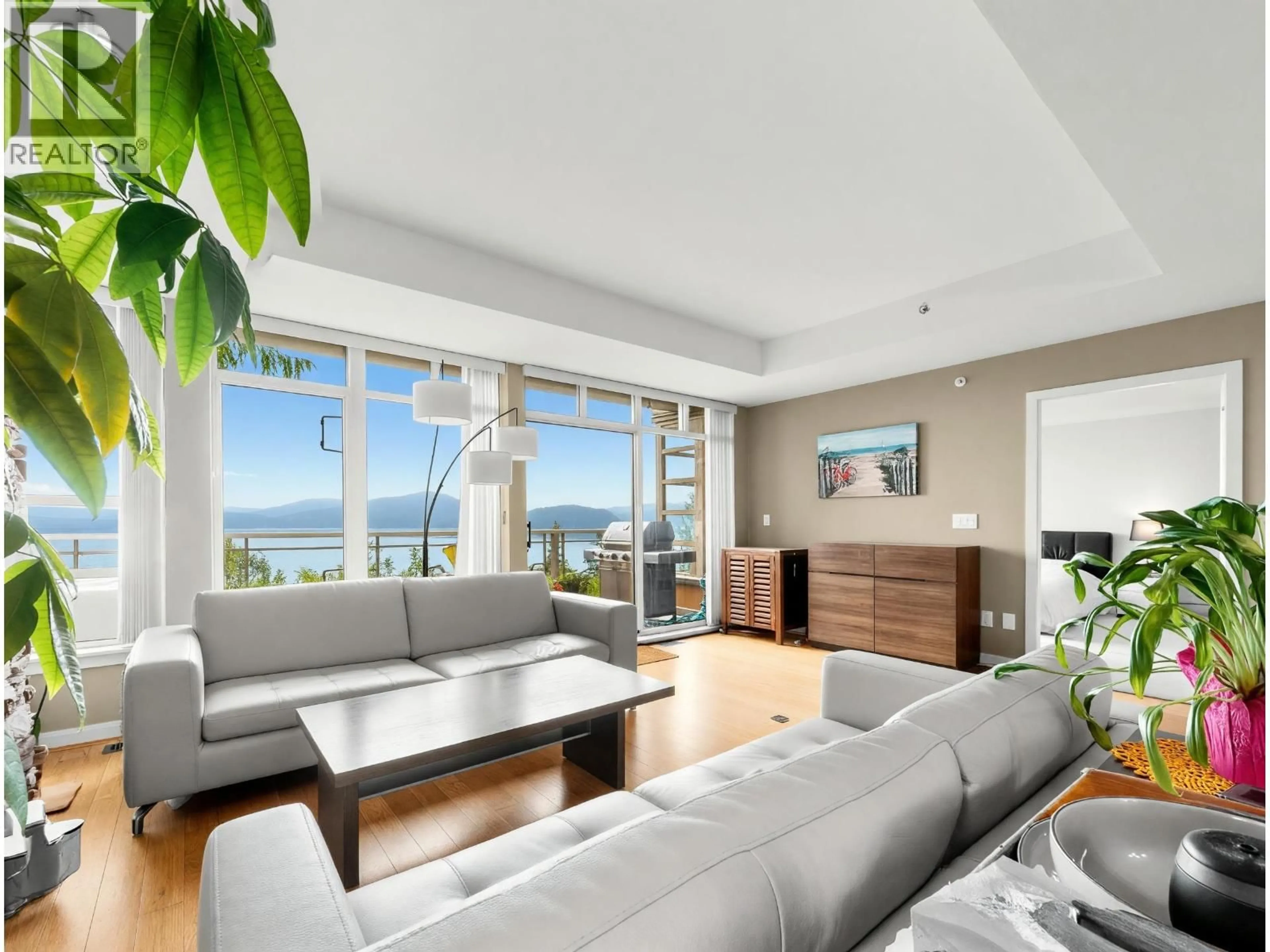 Living room with furniture, unknown for 8725 SEASCAPE DRIVE, West Vancouver British Columbia V7W3J7