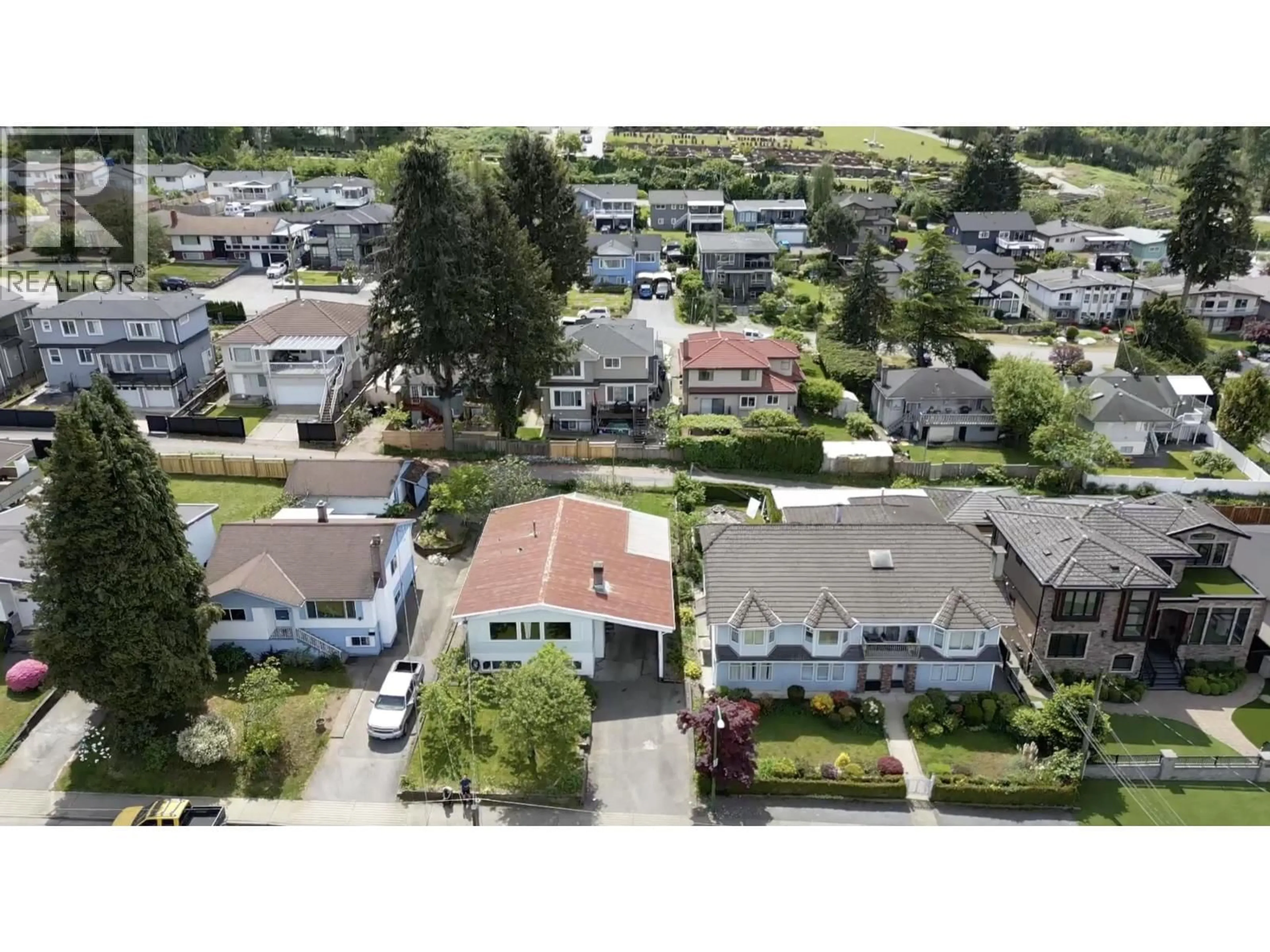 A pic from outside/outdoor area/front of a property/back of a property/a pic from drone, street for 5006 FULWELL STREET, Burnaby British Columbia V5G1P2