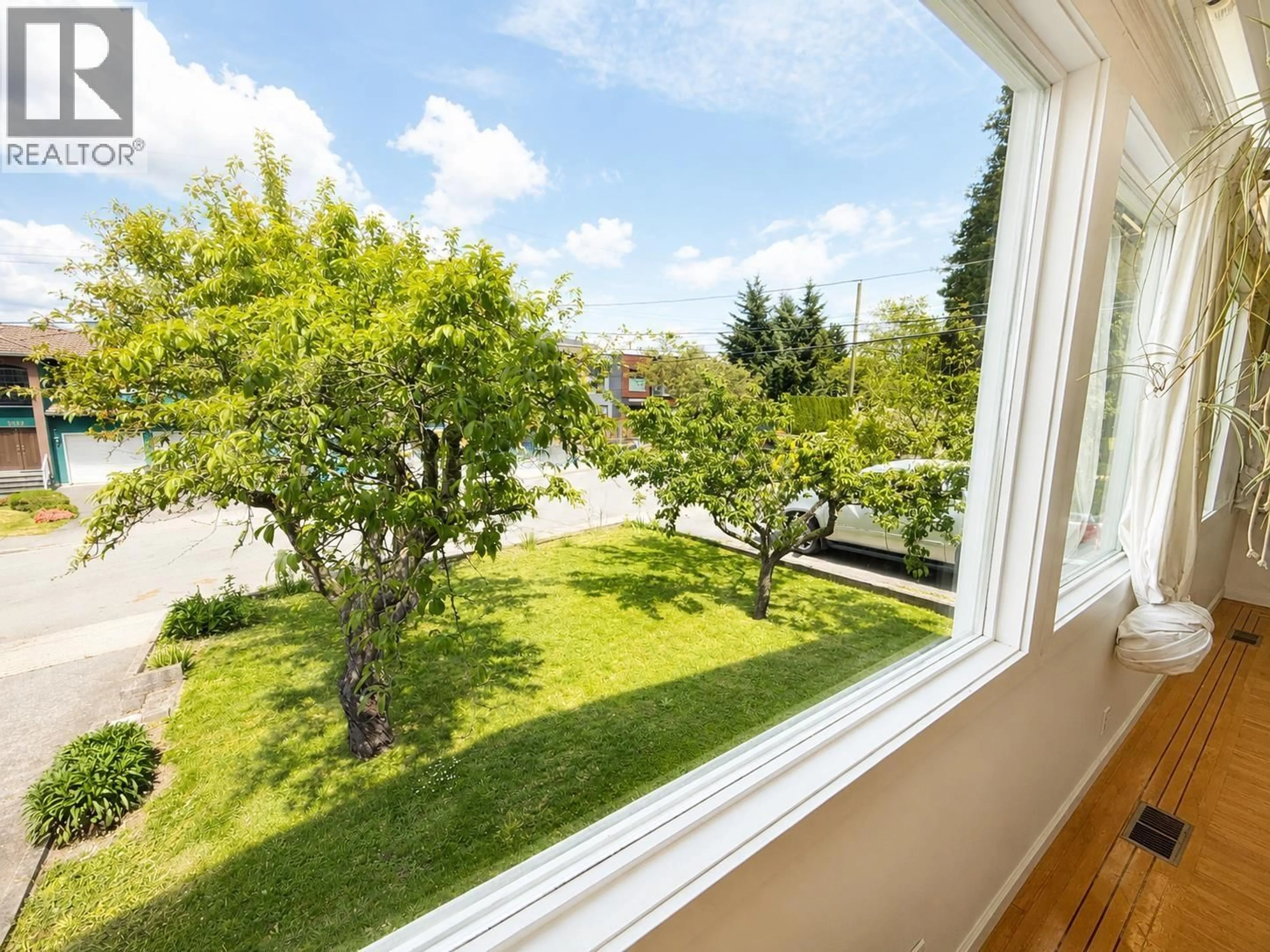 Patio, unknown for 5006 FULWELL STREET, Burnaby British Columbia V5G1P2