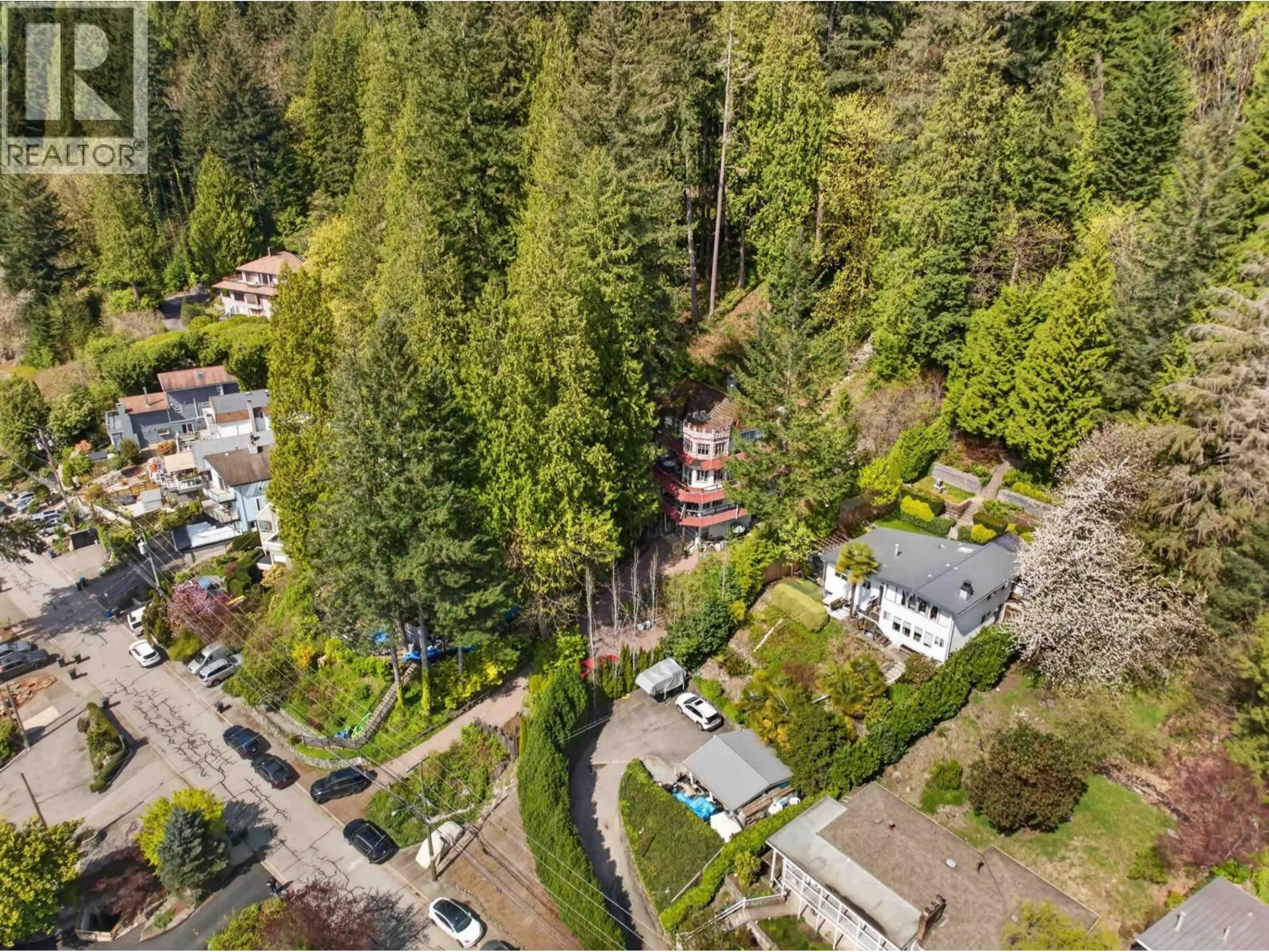 A pic from outside/outdoor area/front of a property/back of a property/a pic from drone, forest/trees view for 2755 PANORAMA DRIVE, North Vancouver British Columbia V7G1V7