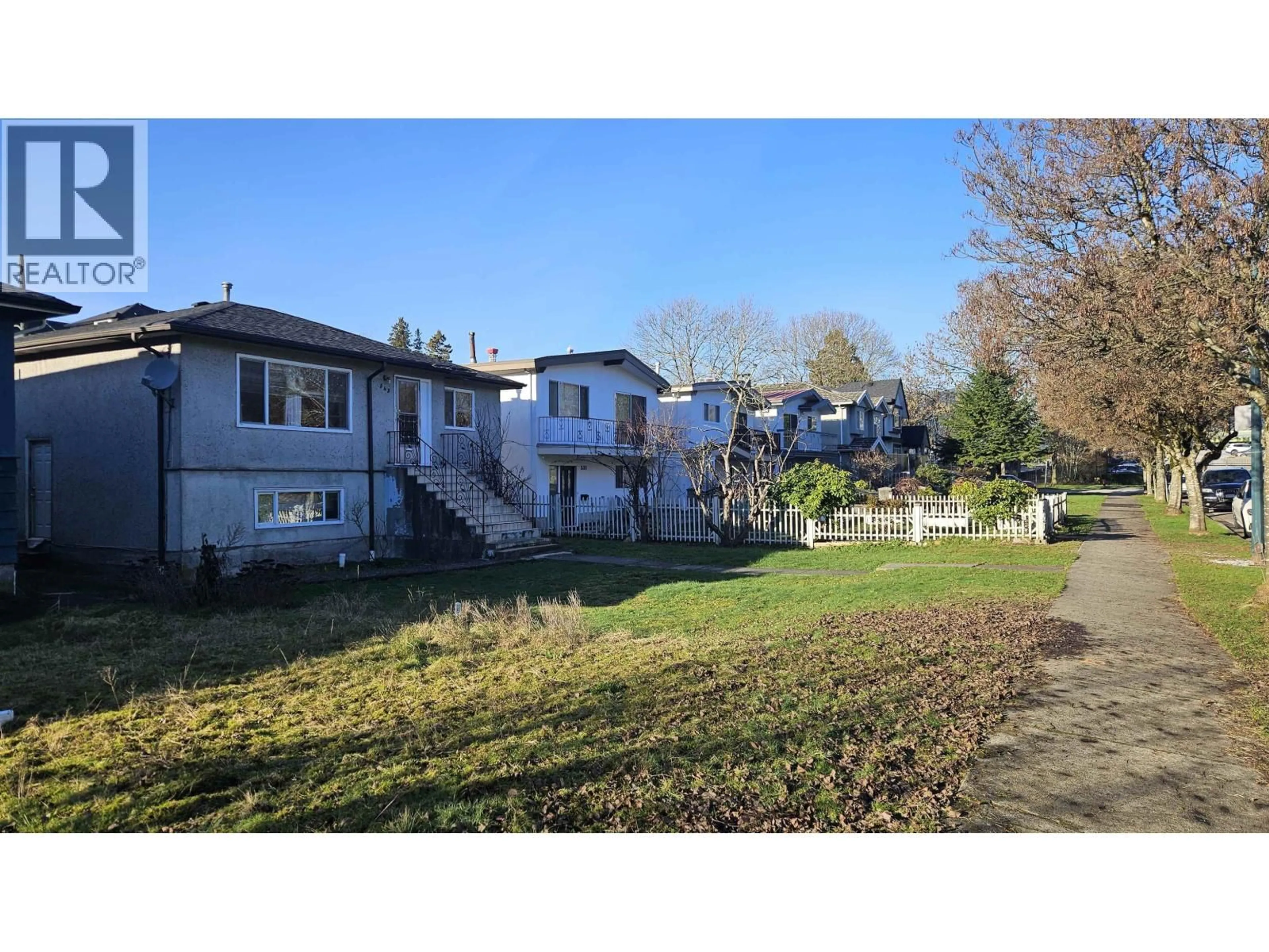 A pic from outside/outdoor area/front of a property/back of a property/a pic from drone, unknown for 543 RUPERT STREET, Vancouver British Columbia V5K4K6