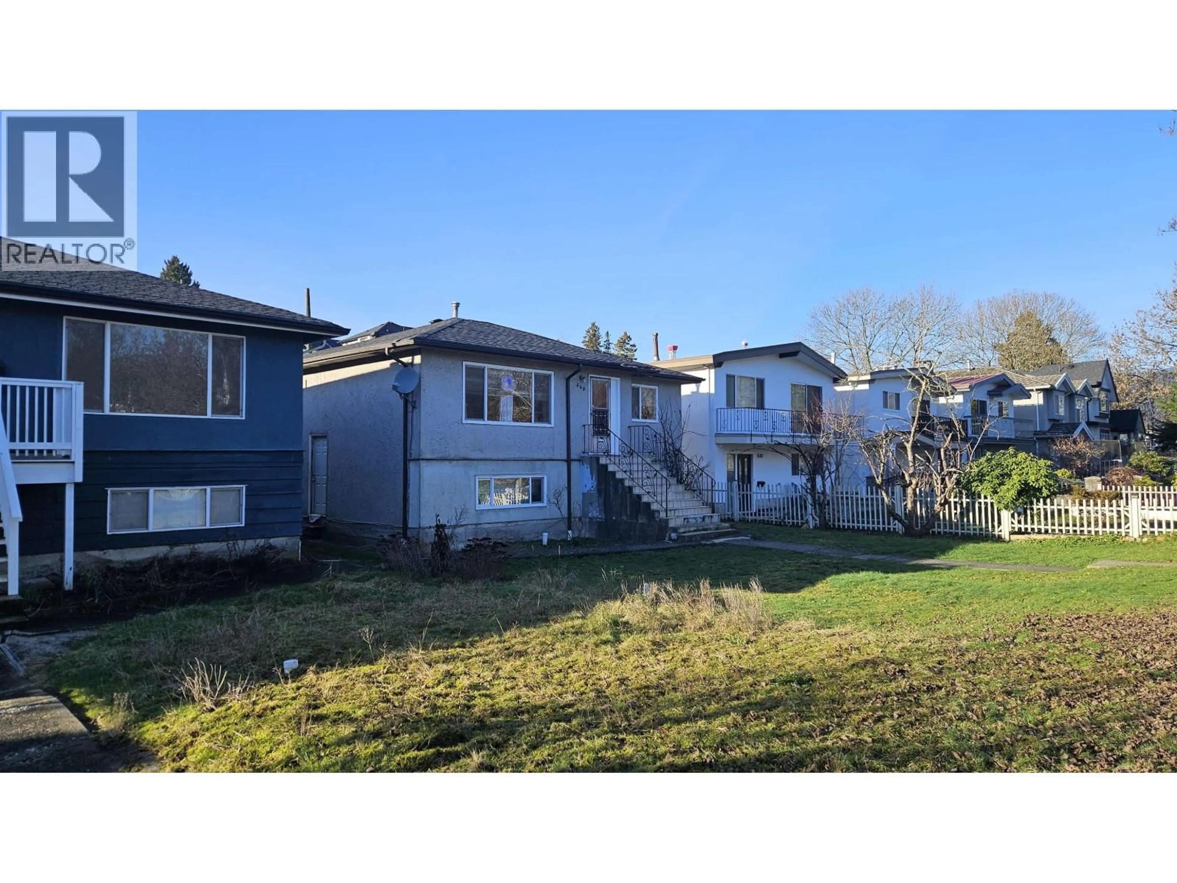 A pic from outside/outdoor area/front of a property/back of a property/a pic from drone, street for 543 RUPERT STREET, Vancouver British Columbia V5K4K6