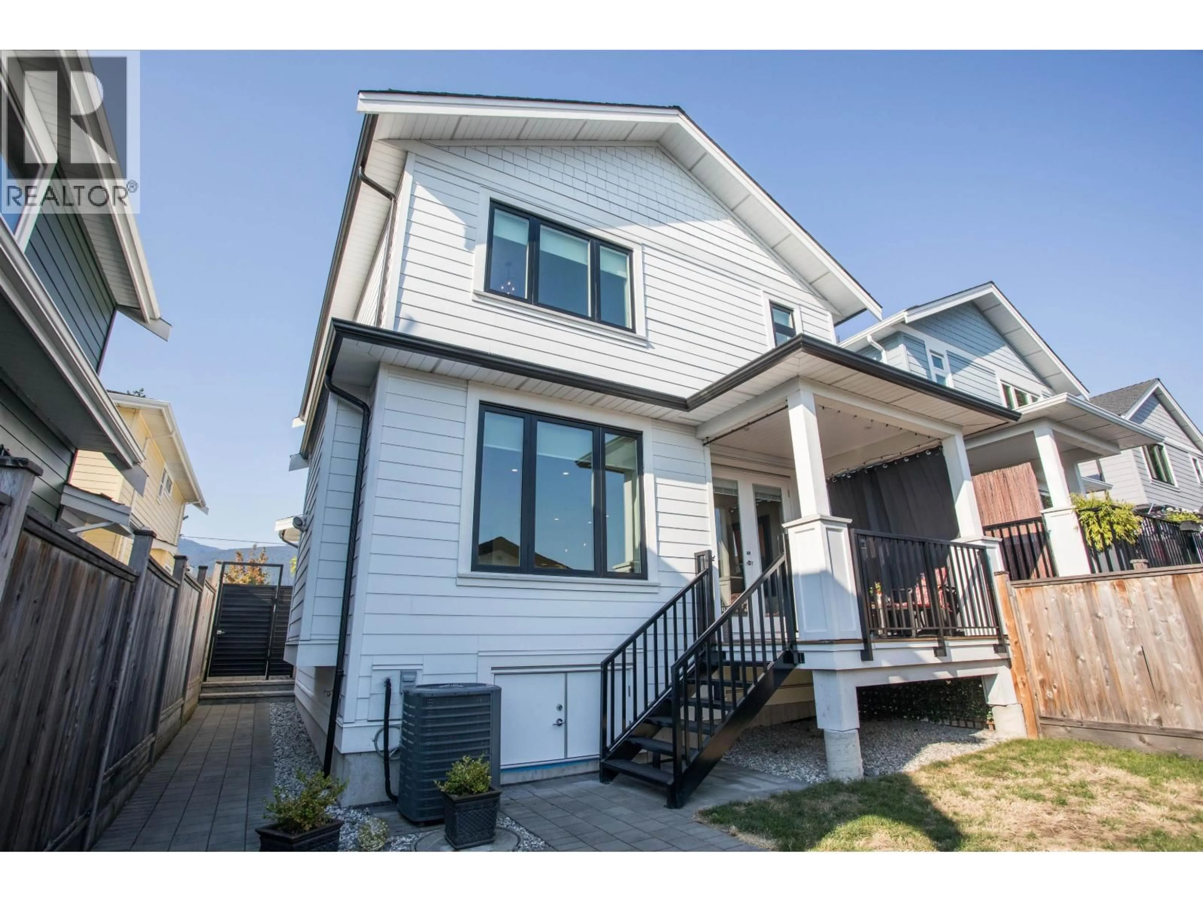 Home with vinyl exterior material, street for 341 13TH STREET, North Vancouver British Columbia V7L2L8