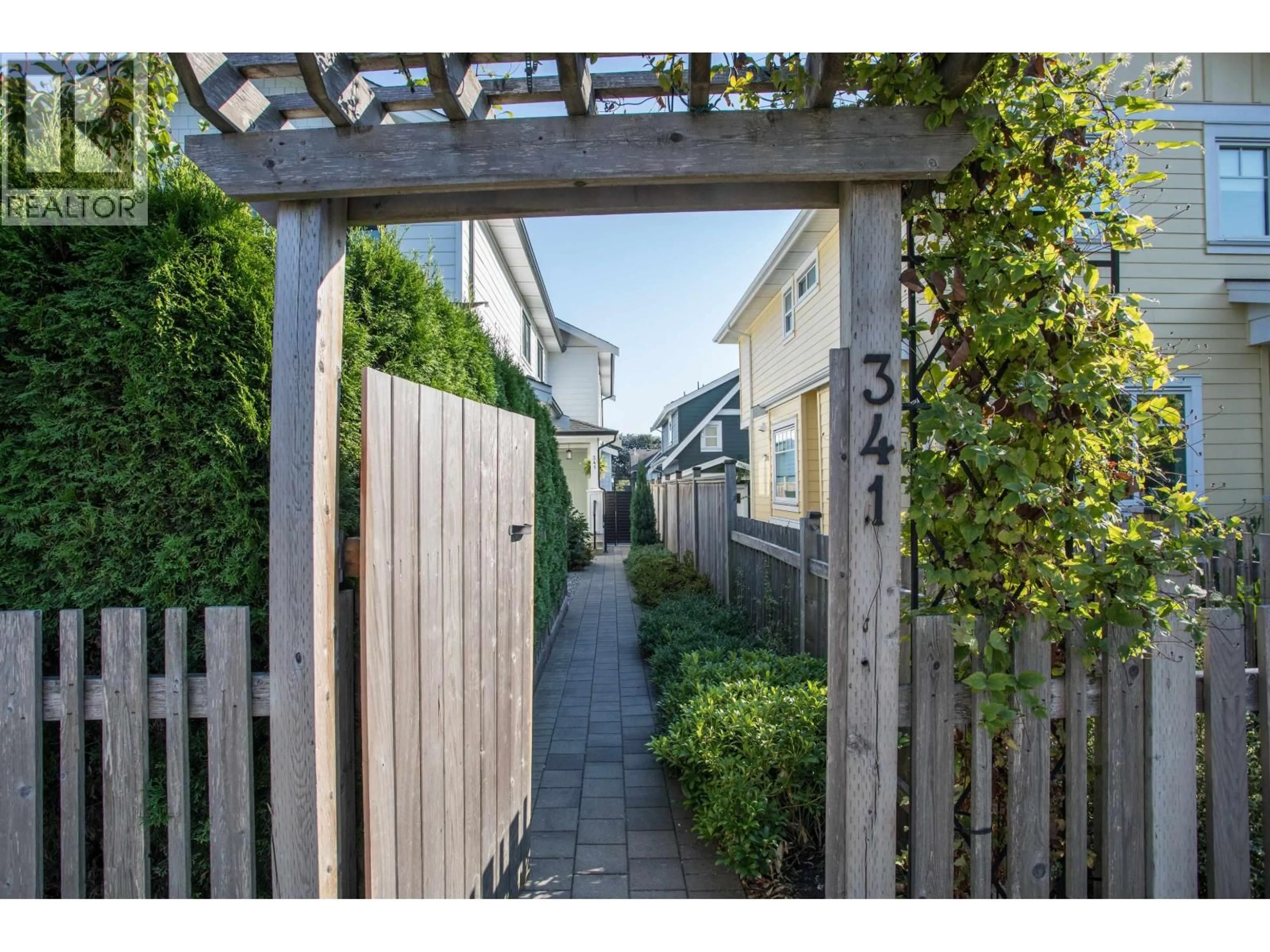 Patio, street for 341 13TH STREET, North Vancouver British Columbia V7L2L8