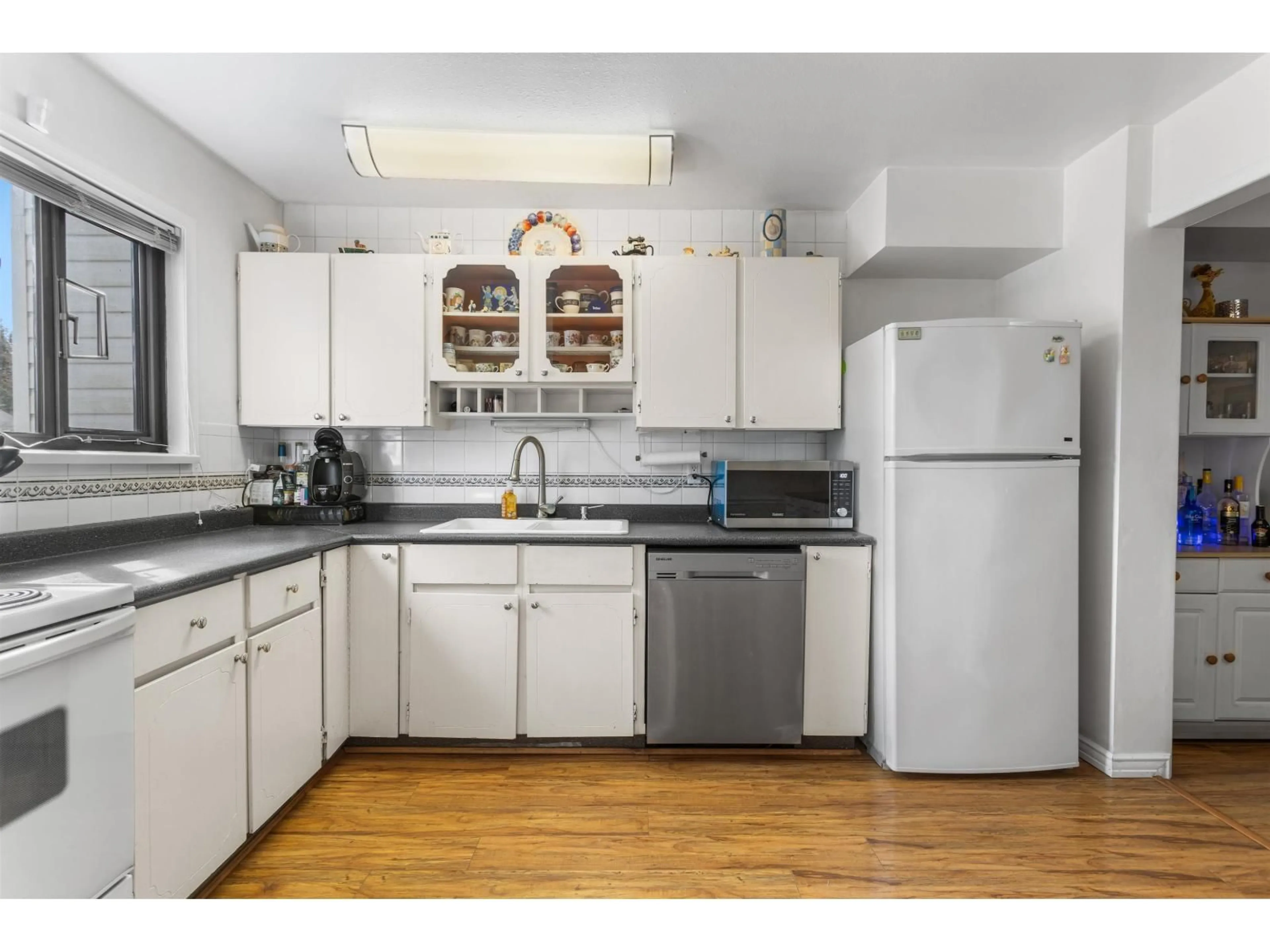 Standard kitchen, unknown for 45 - 6633 138 STREET, Surrey British Columbia V3W5G7