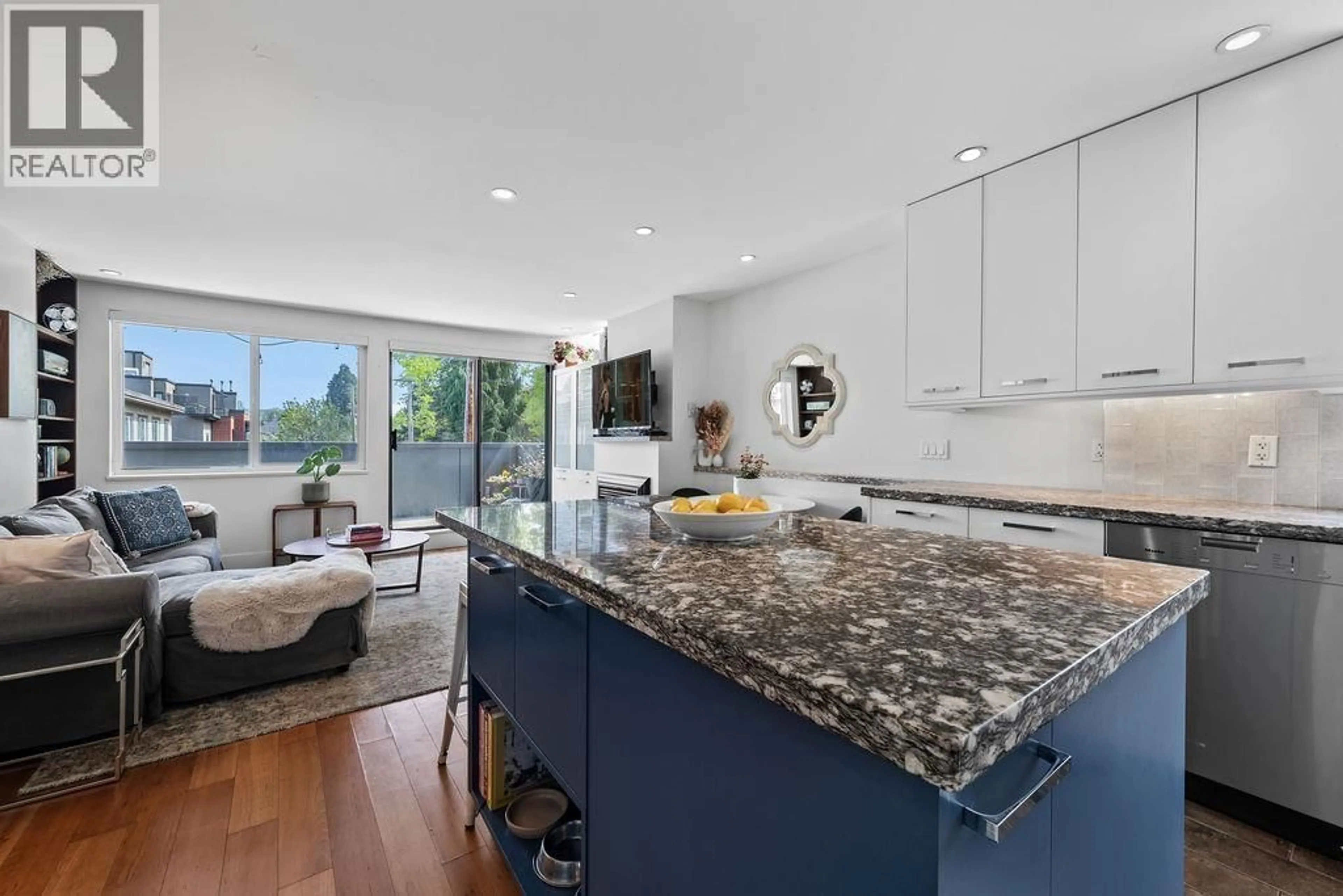 Open concept kitchen, ceramic/tile floor for 104 - 1512 YEW STREET, Vancouver British Columbia V6K3E4