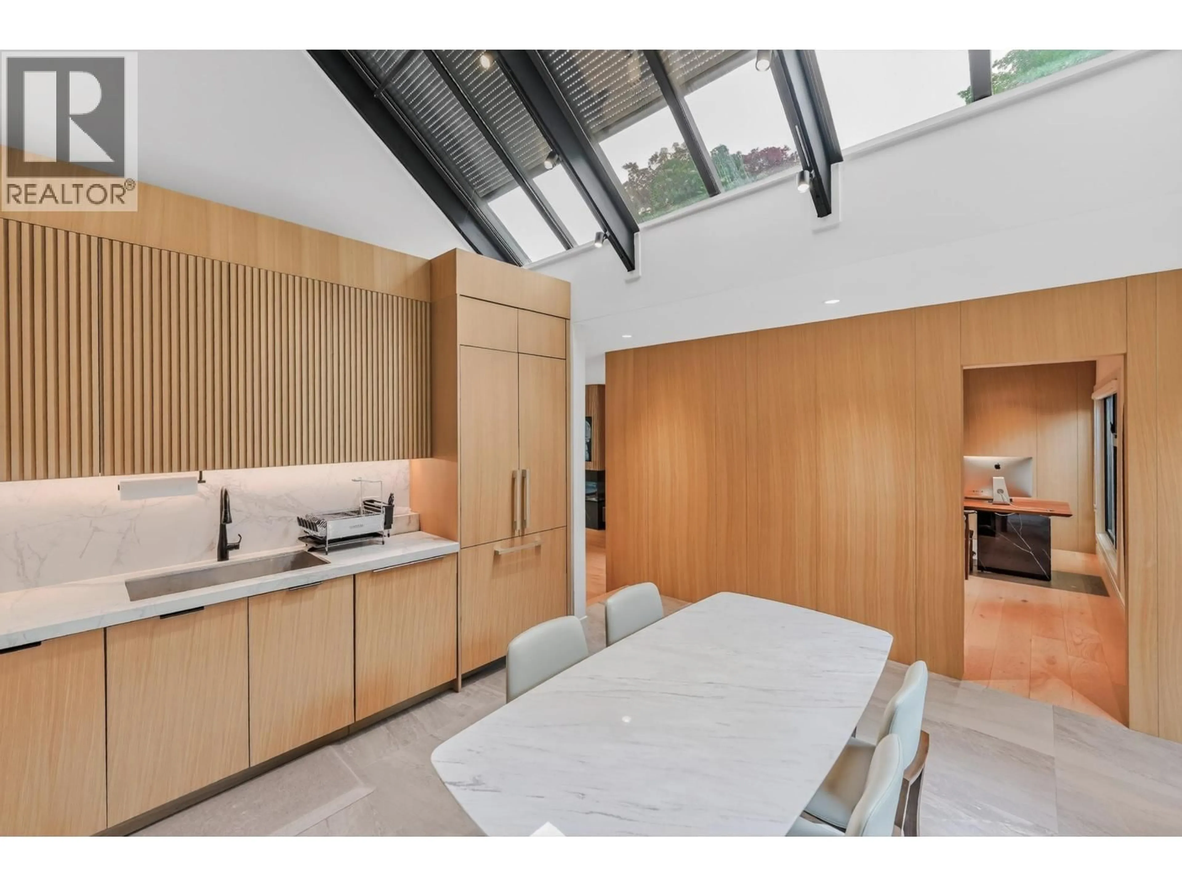 Contemporary kitchen, unknown for 423 GREENSBORO PLACE, Vancouver British Columbia V5X4M6