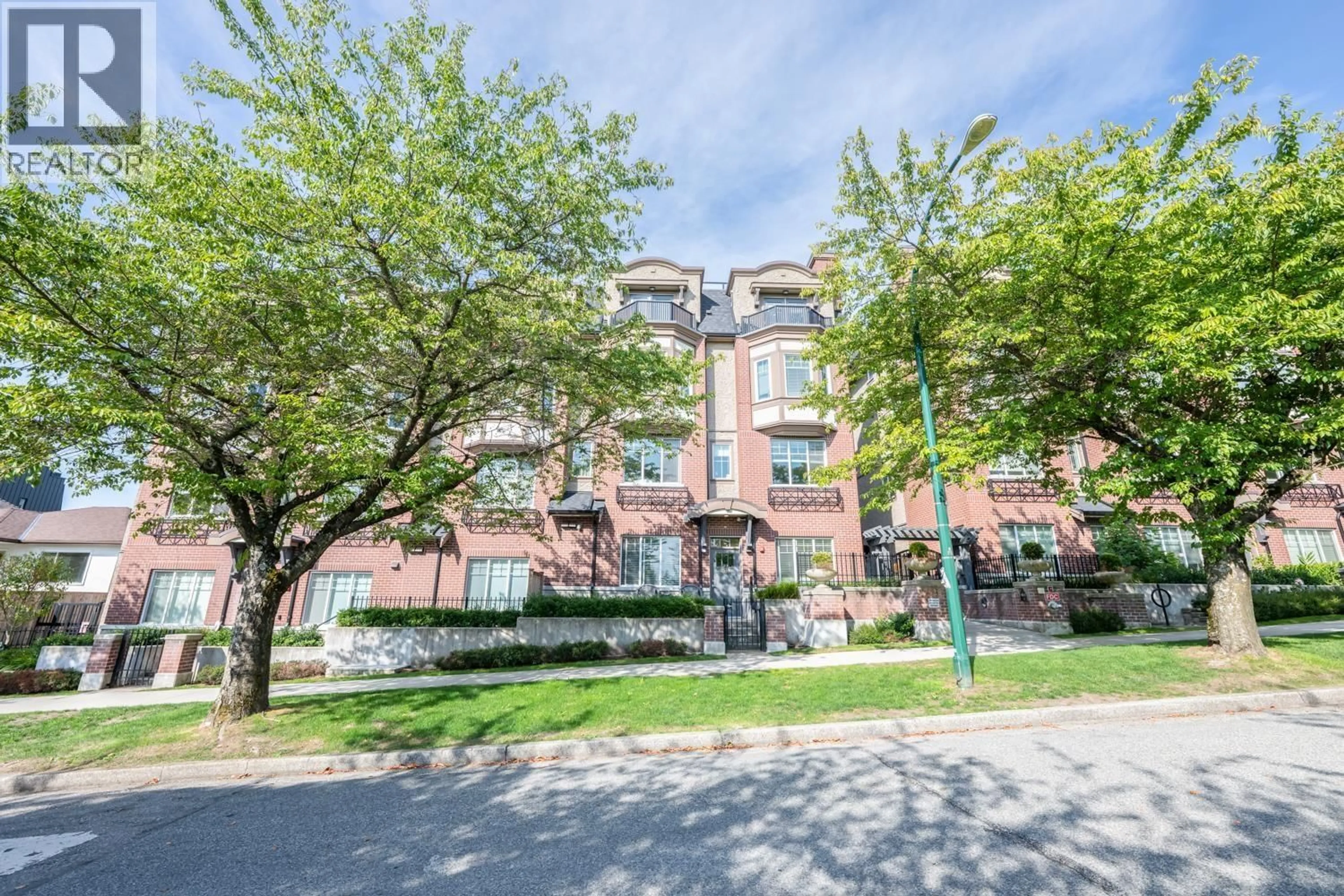 Patio, street for 7529 YUKON STREET, Vancouver British Columbia V5X2Y4