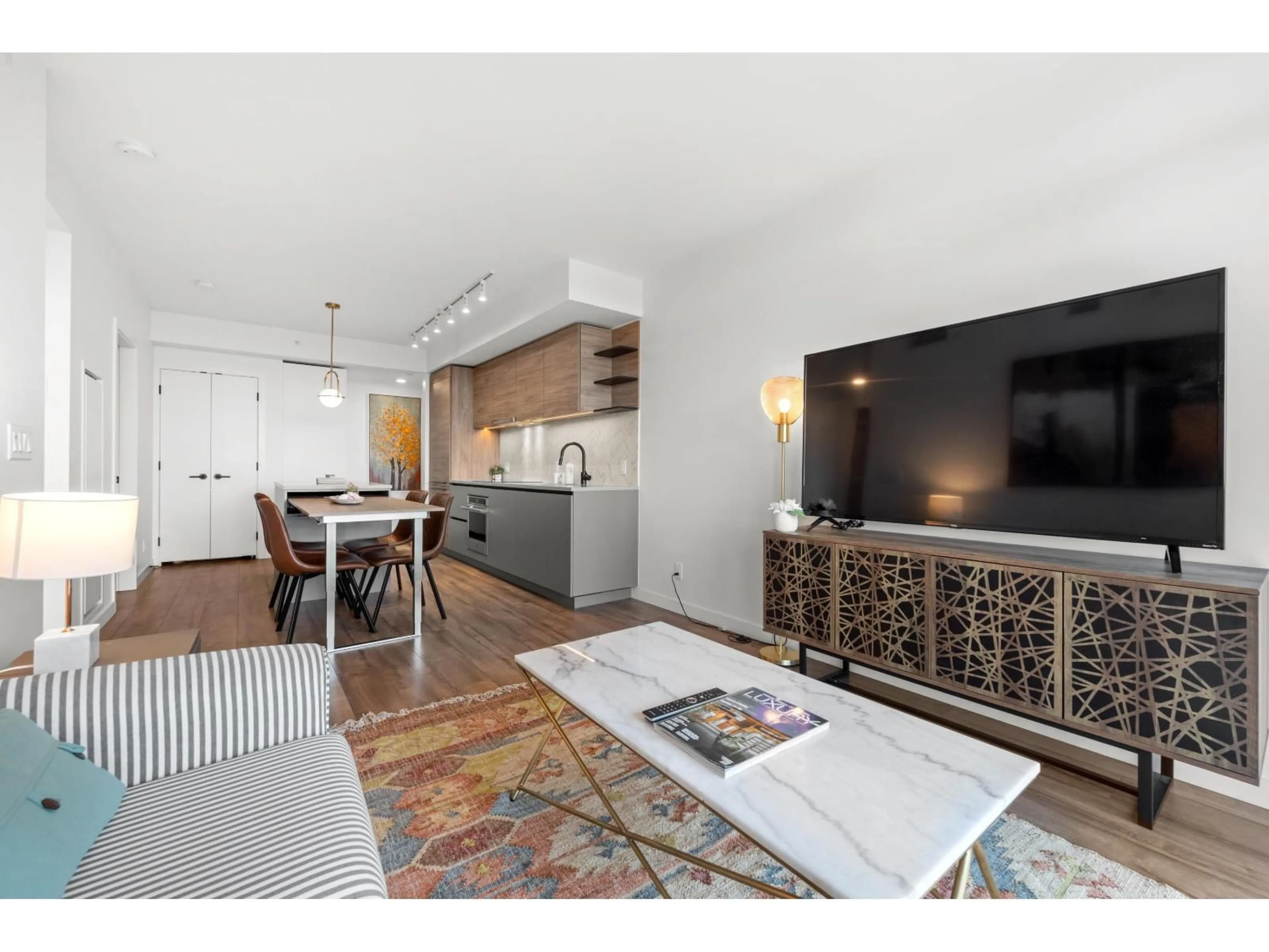 Living room with furniture, unknown for 1712 - 10448 UNIVERSITY DRIVE, Surrey British Columbia V3T0S7