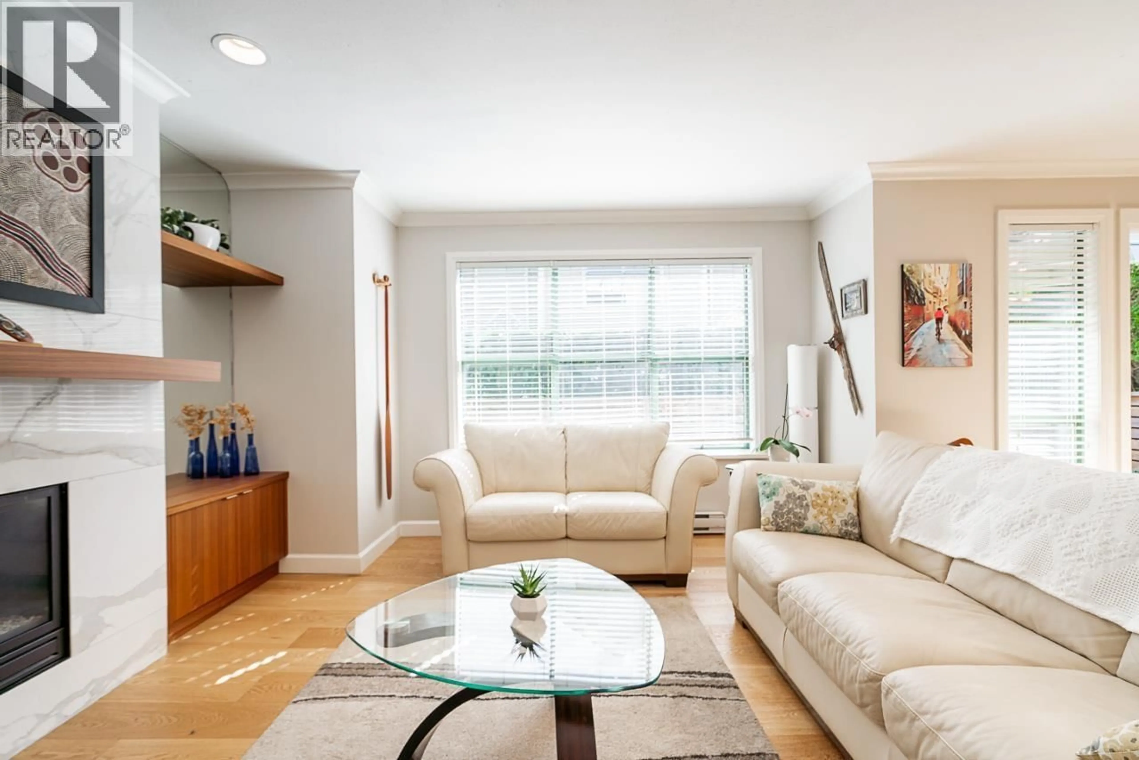 Living room with furniture, unknown for 11 - 229 8TH STREET, North Vancouver British Columbia V7L1Y9