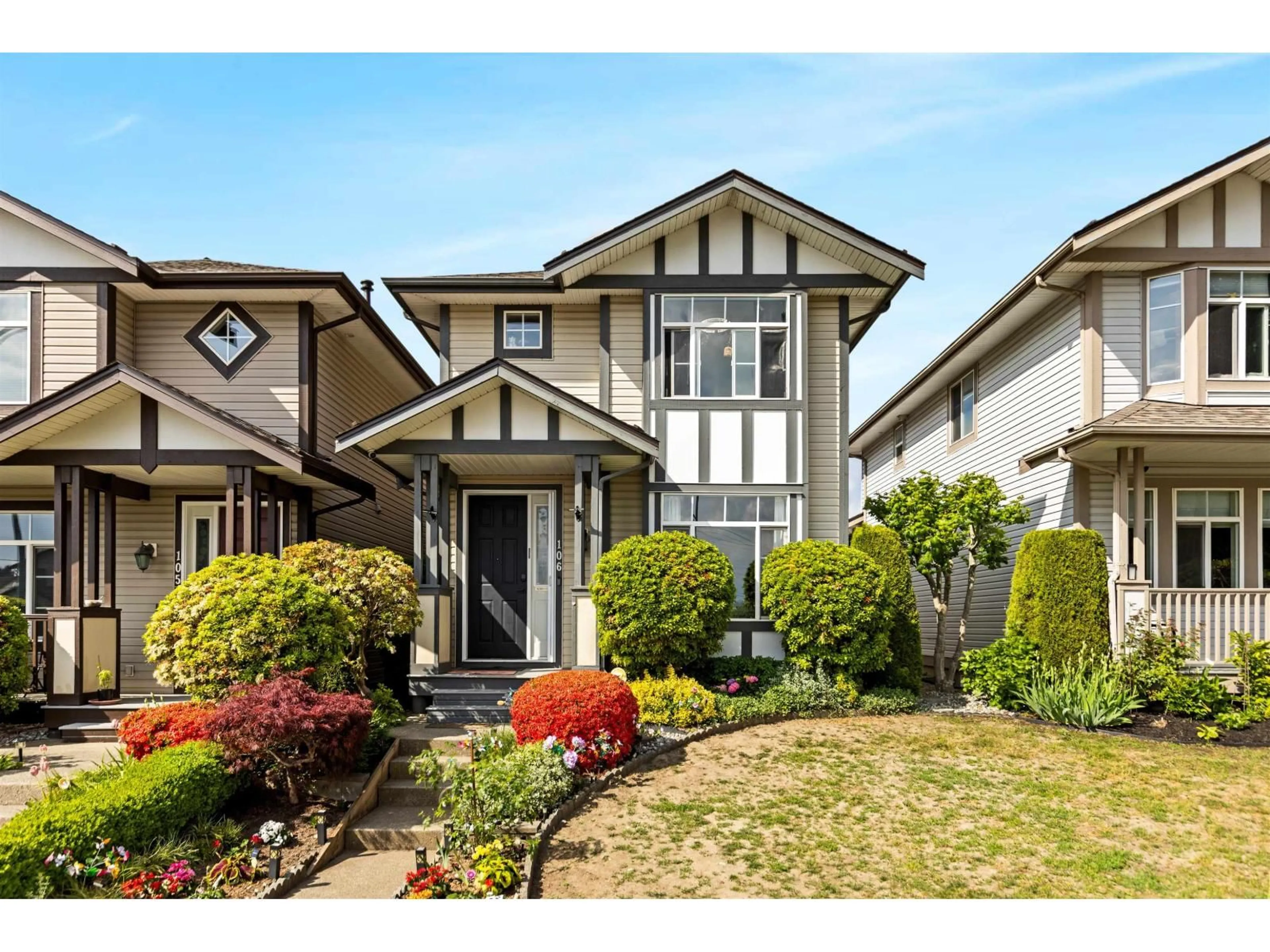 Home with vinyl exterior material, street for 106 - 33751 7 AVENUE, Mission British Columbia V2V7C2