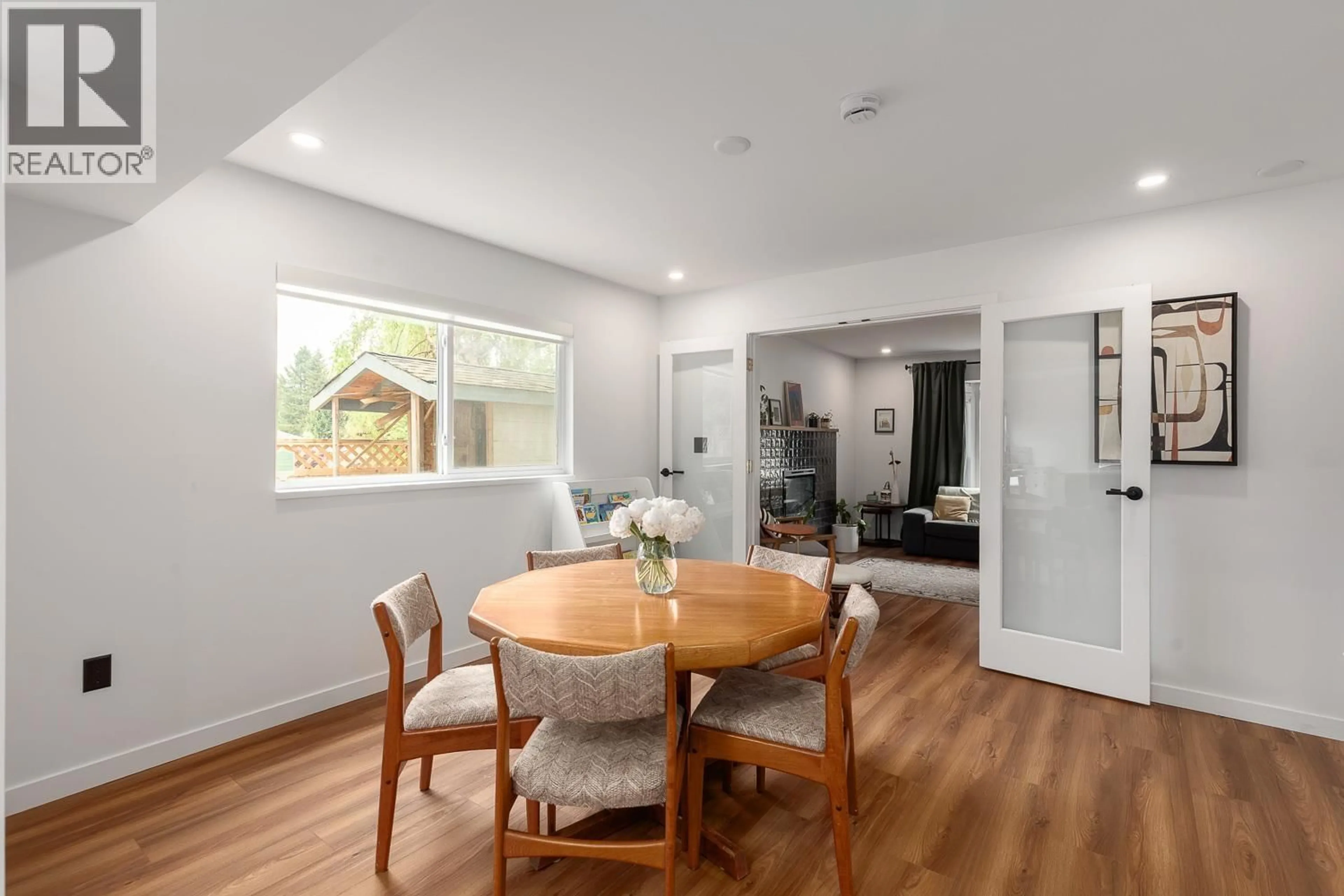 Dining room, wood/laminate floor for 8029 WESTLAKE STREET, Burnaby British Columbia V5A2A9