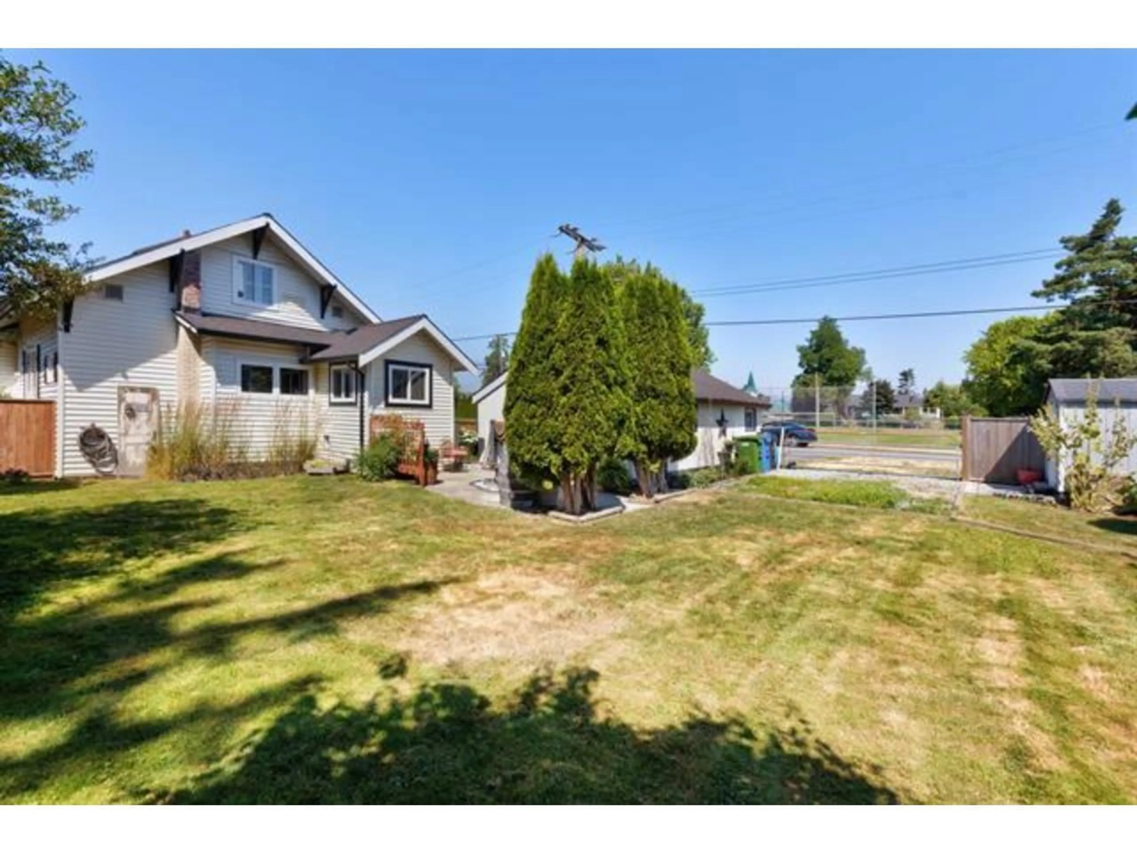 A pic from outside/outdoor area/front of a property/back of a property/a pic from drone, unknown for 5690 RIVERSIDE STREET, Abbotsford British Columbia V4X1T4
