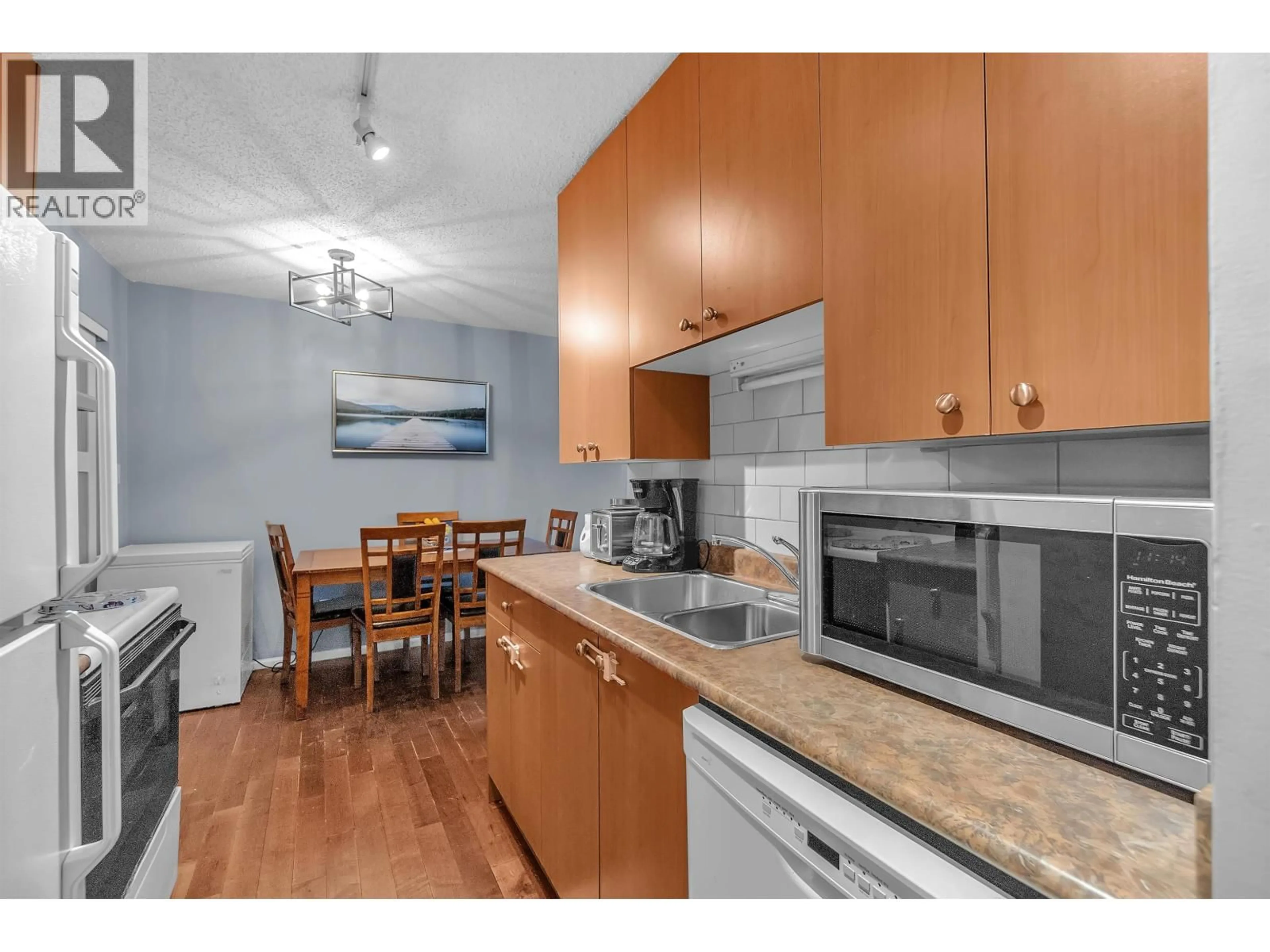 Standard kitchen, unknown for 107 - 170 3RD STREET, North Vancouver British Columbia V7L1E6