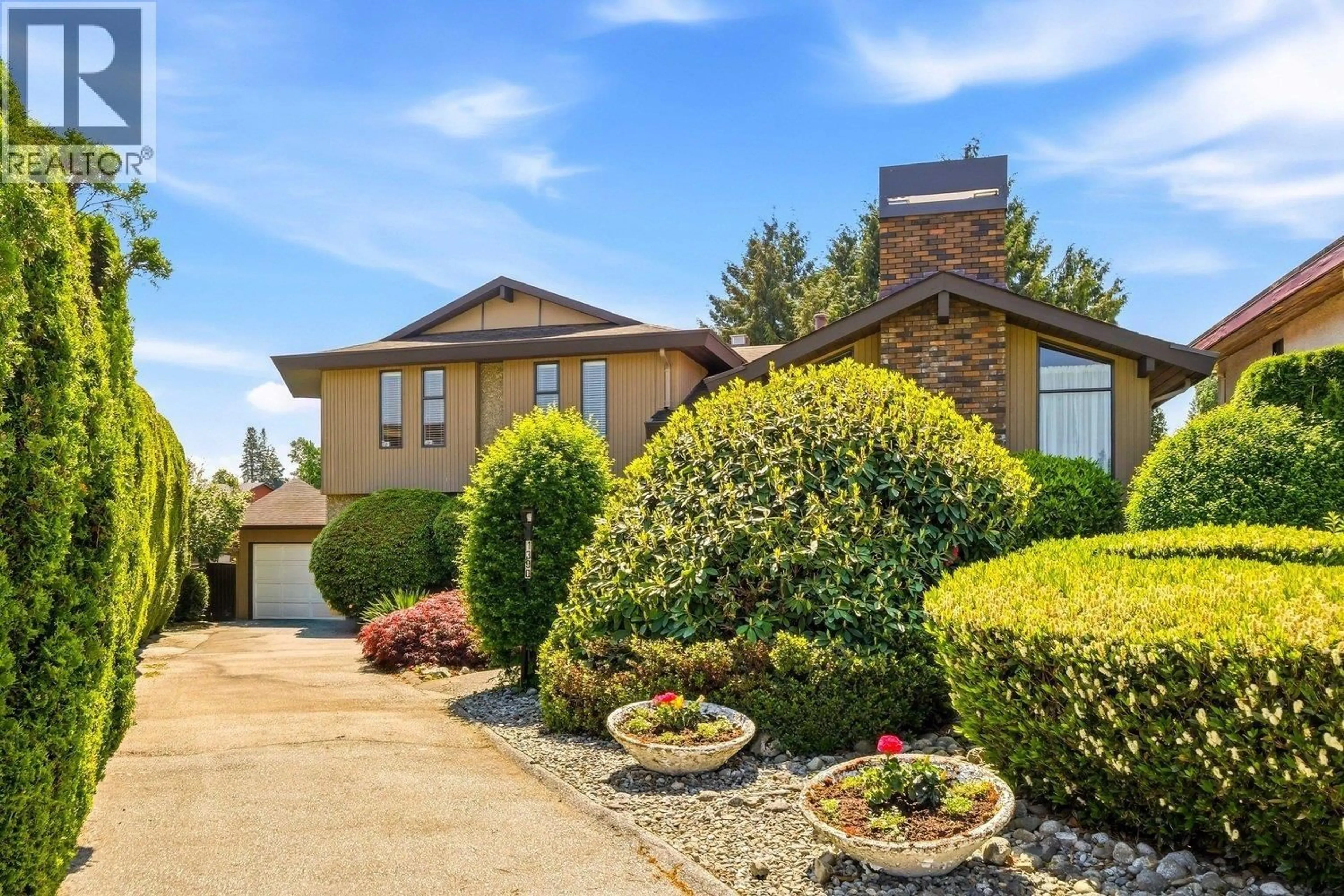 Home with brick exterior material, street for 1390 EASTLAWN DRIVE, Burnaby British Columbia V5B3H2