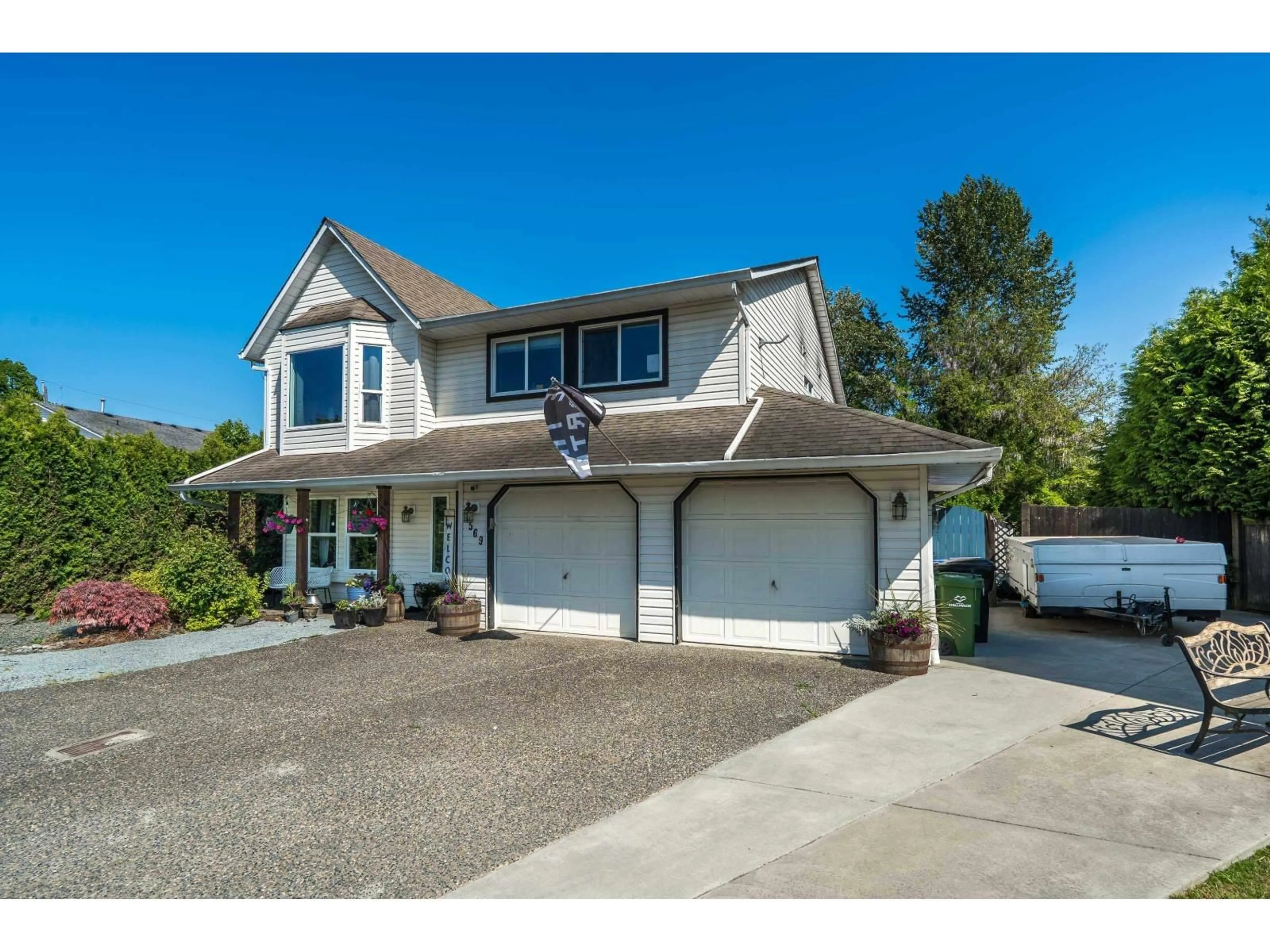 Home with vinyl exterior material, street for 8569 MCKEE PLACE, Chilliwack British Columbia V2P7X8