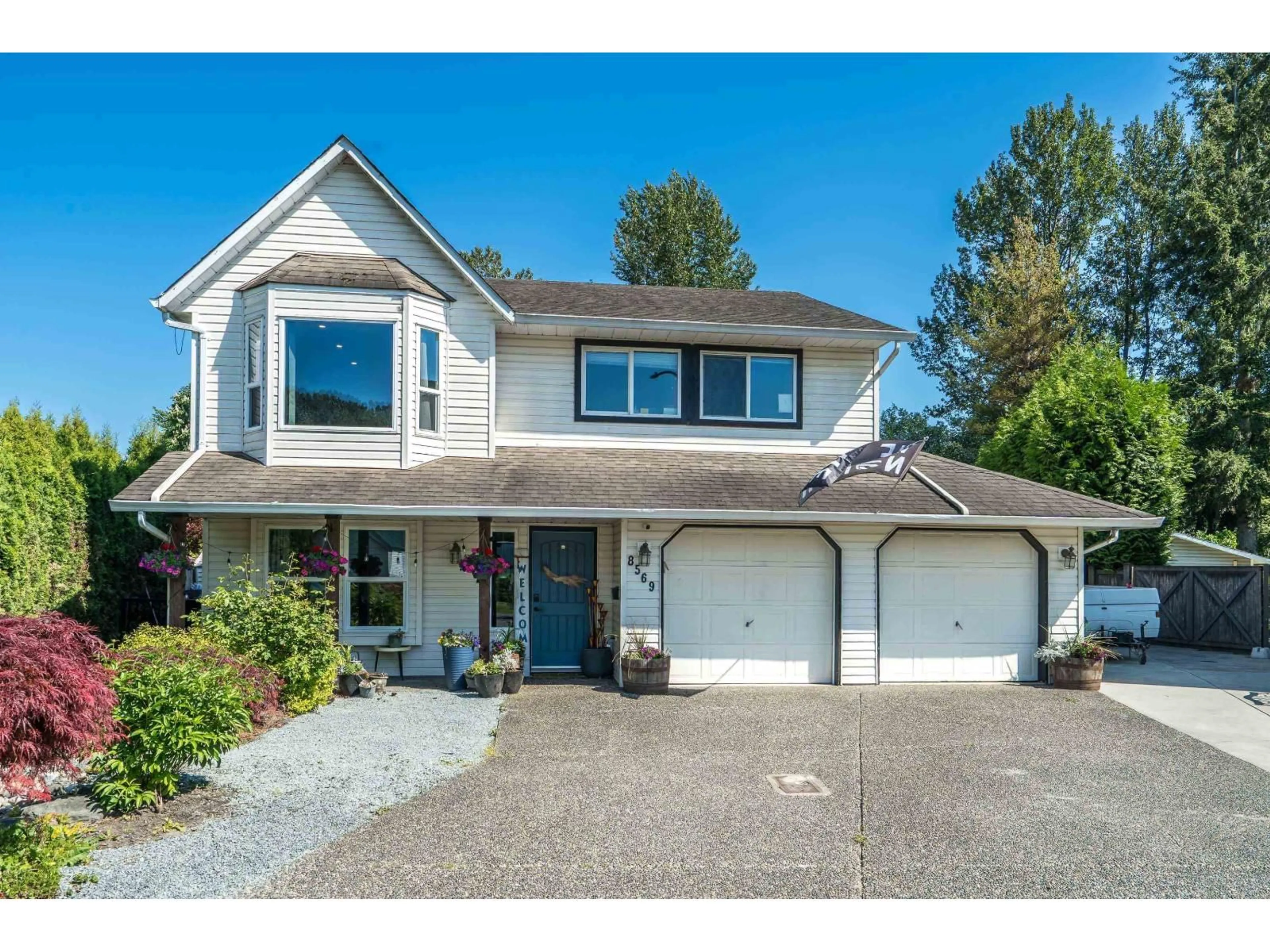 Home with vinyl exterior material, street for 8569 MCKEE PLACE, Chilliwack British Columbia V2P7X8